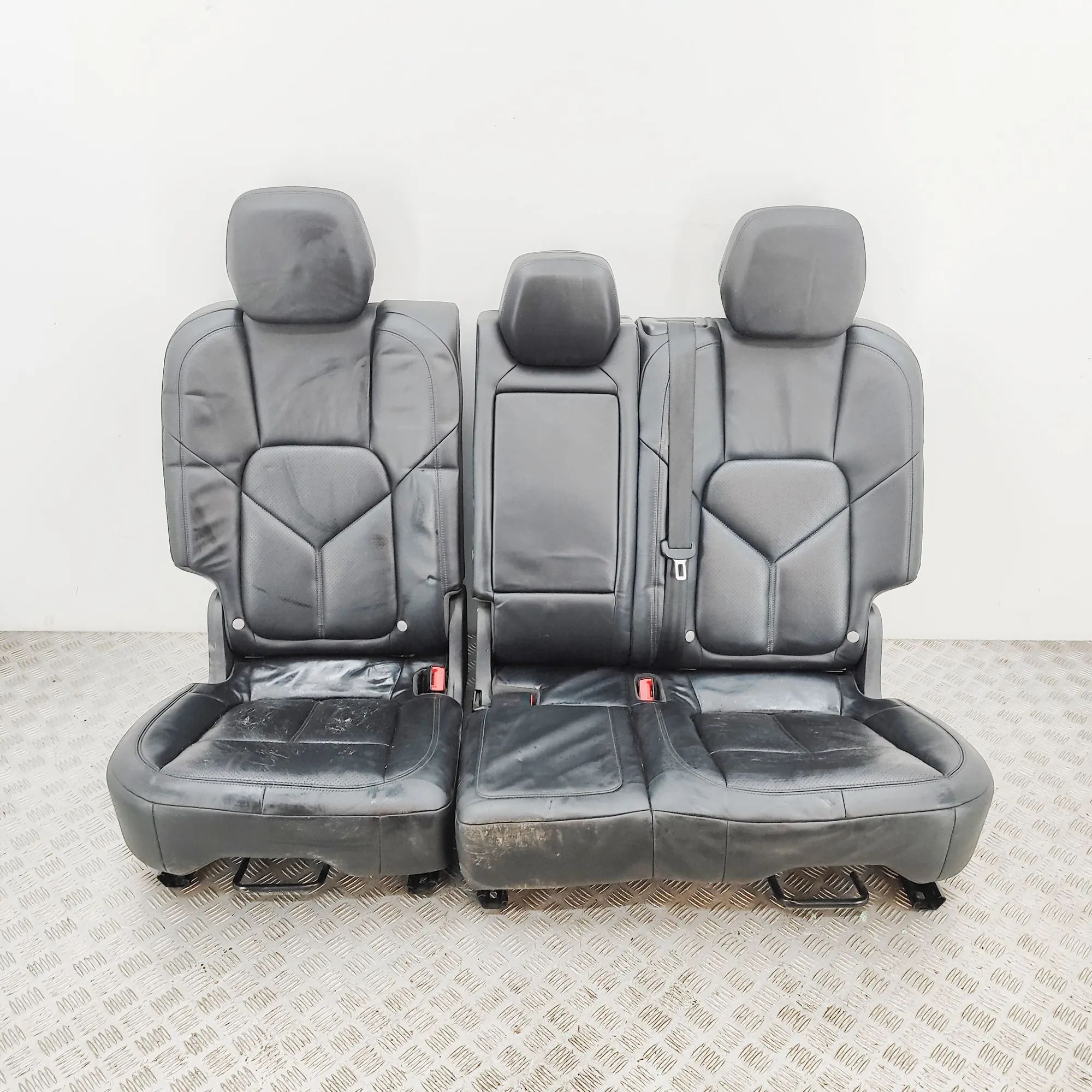 Porsche Cayenne Rear seat 95852210201, 95852210101 Rear Seat PORSCHE CAYE...