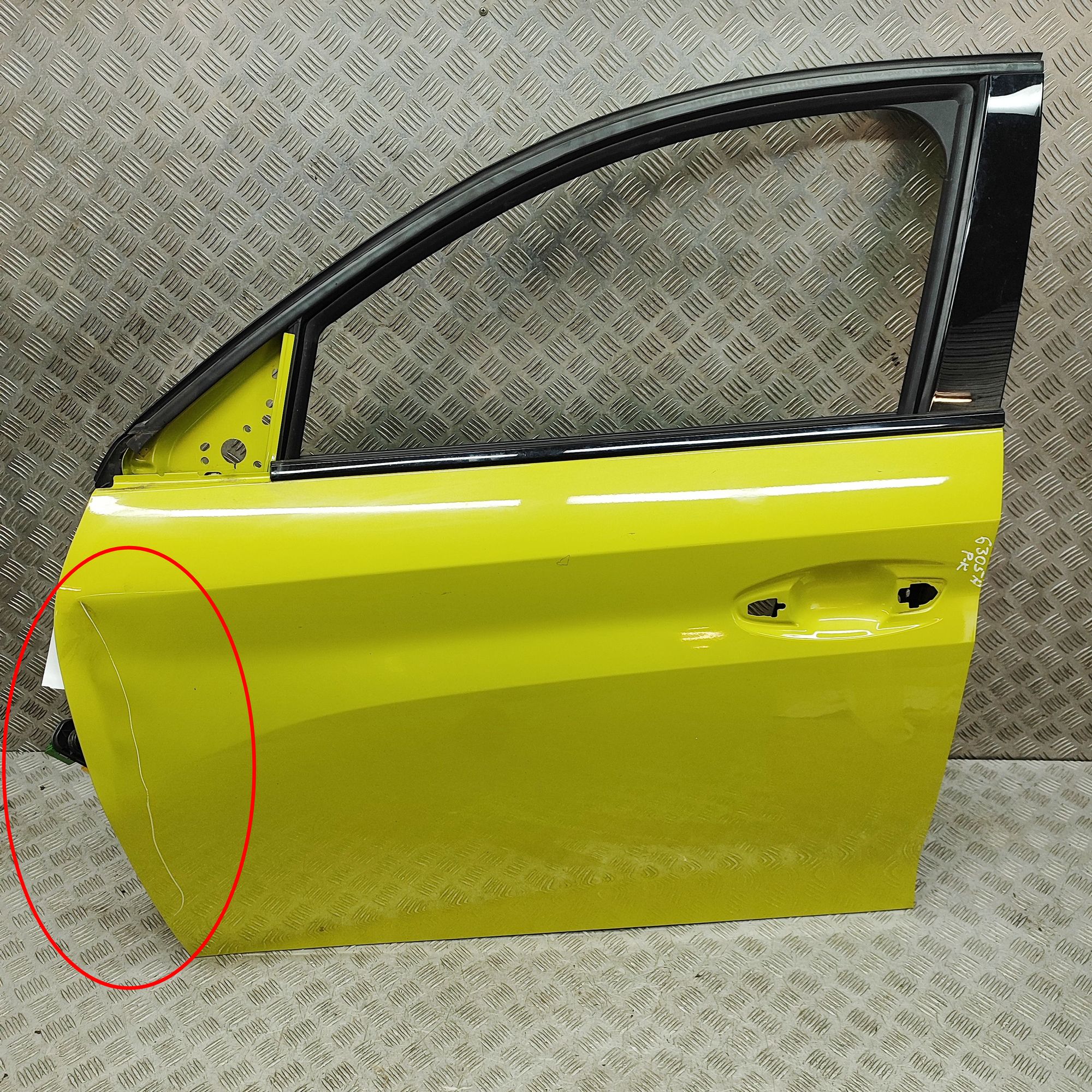 Peugeot 208 Front Left Door 9832522480, 232255R01 Front Left Door PEUGEOT 2...