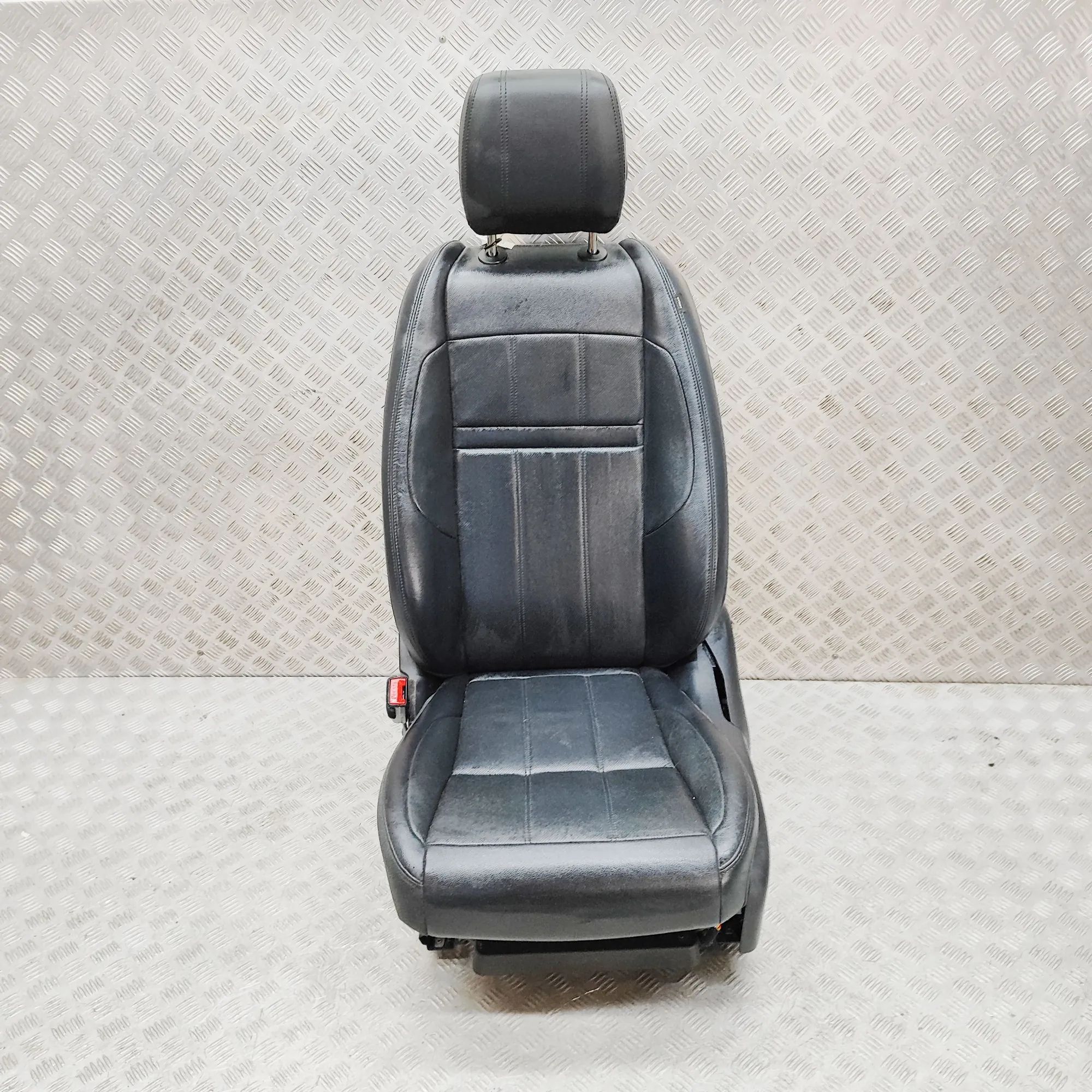 Land Rover Range Rover Evoque Front Left Seat GX73-600C99-AE Front Left Seat LAND ROVER RANGE...