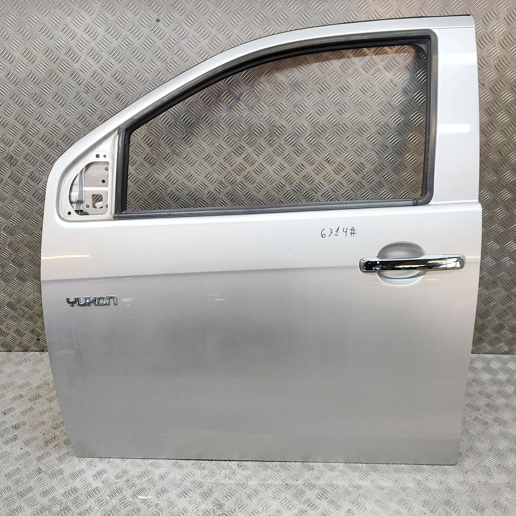 Isuzu D-Max Front Left Door 8-98108-132-4 Front Left Door ISUZU D-MAX (II T...