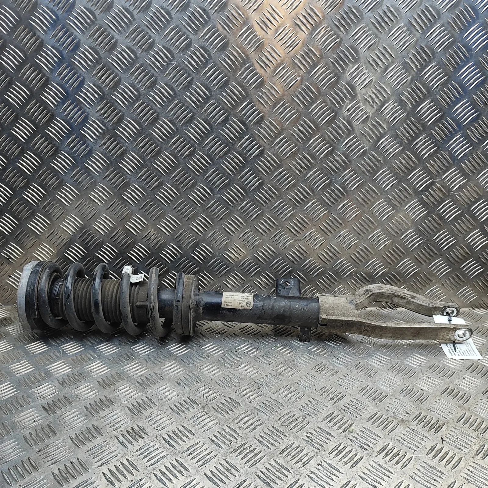 BMW iX (I20) Front Left Shock Absorber 6891993 Front Left Shock Absorber BMW IX (I20) ...