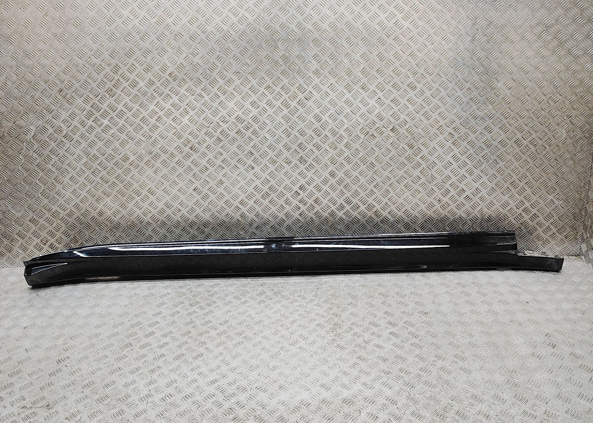 Audi e-tron GT (FW) Right Side Plastic Sideskirt Cover 4J3353856 Right Side Plastic Sideskirt Cover AU...