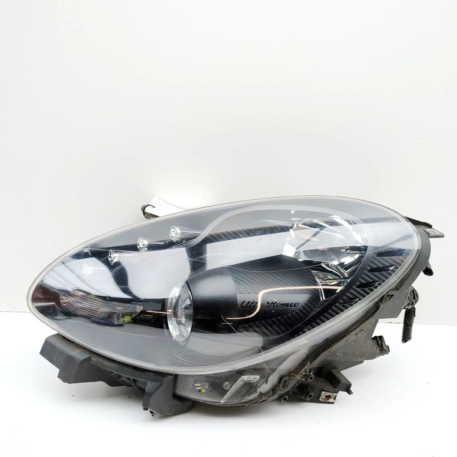 Alfa-Romeo Giulietta (940) Front Left Headlight 50538780 Front Left Headlight ALFA ROMEO GIULIE...
