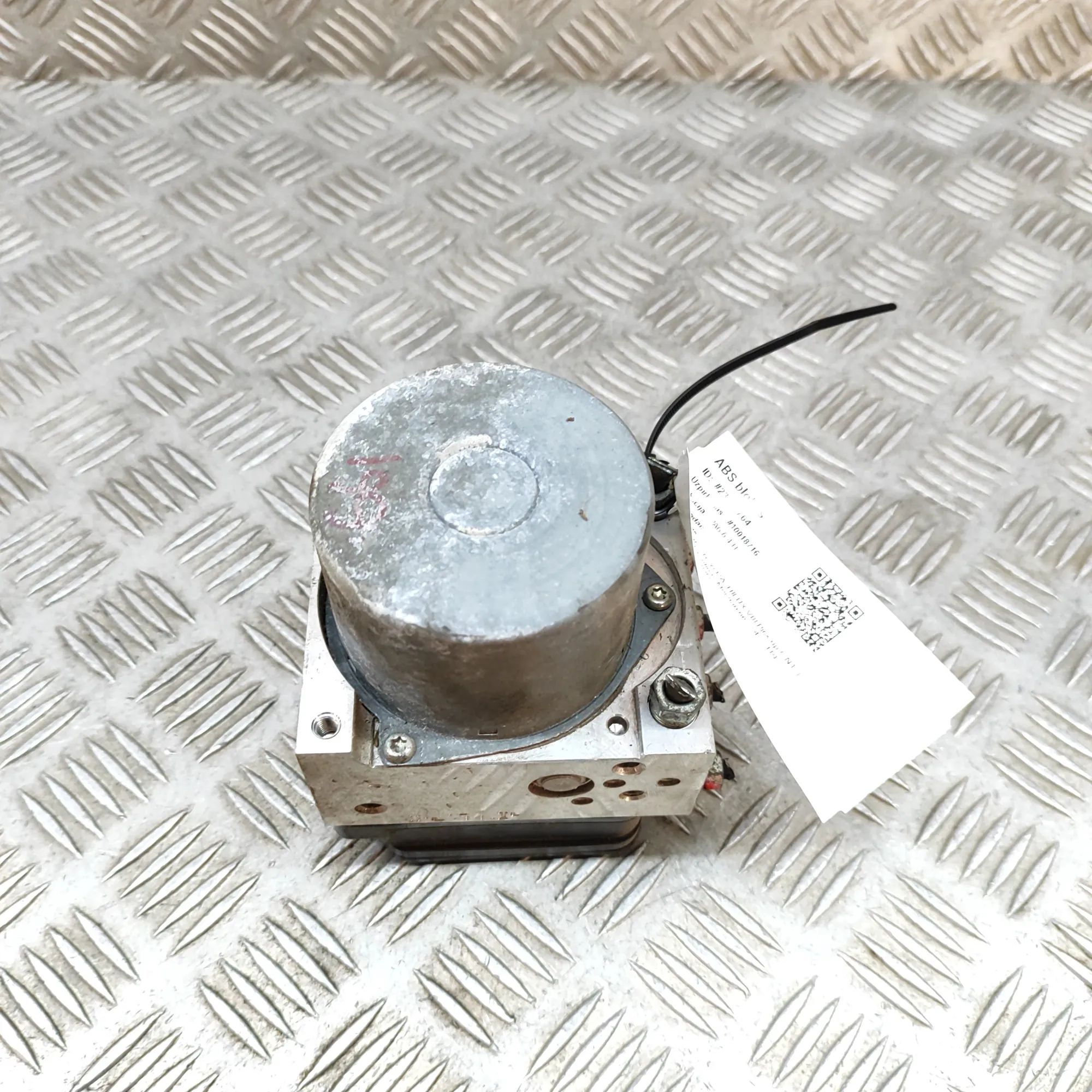 Toyota Hilux ABS hydraulic pump