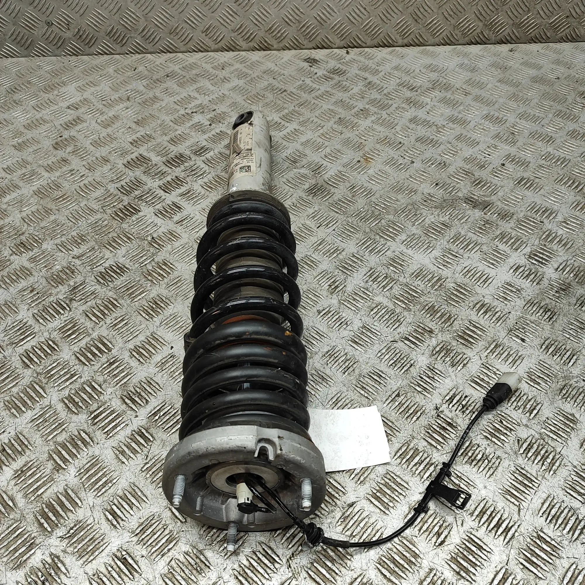 BMW 8 (G15) Rear Right Shock Absorber 7856902 Rear Right Shock Absorber BMW M8 (Coupe...