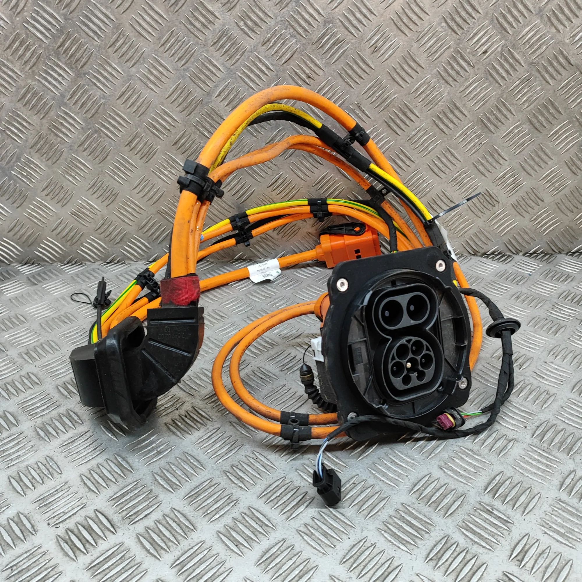 Mercedes-Benz CLA (C118) Battery Charging Cable A1185407223 Battery Charging Cable MERCEDES-BEN...