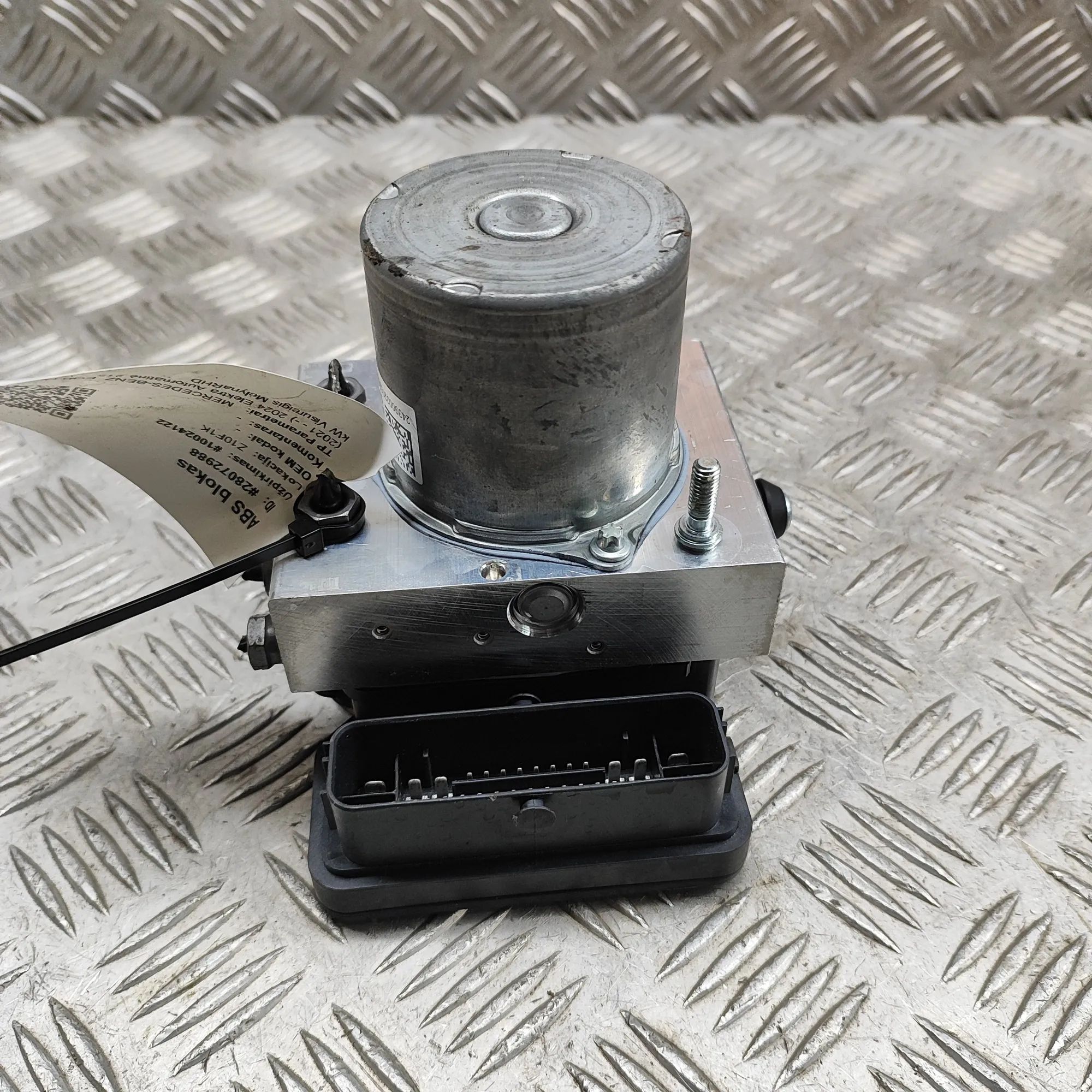 Mercedes-Benz GLB / EQB (X247) ABS pump A1779017905, A2439023604, 0265298724, 026595686...