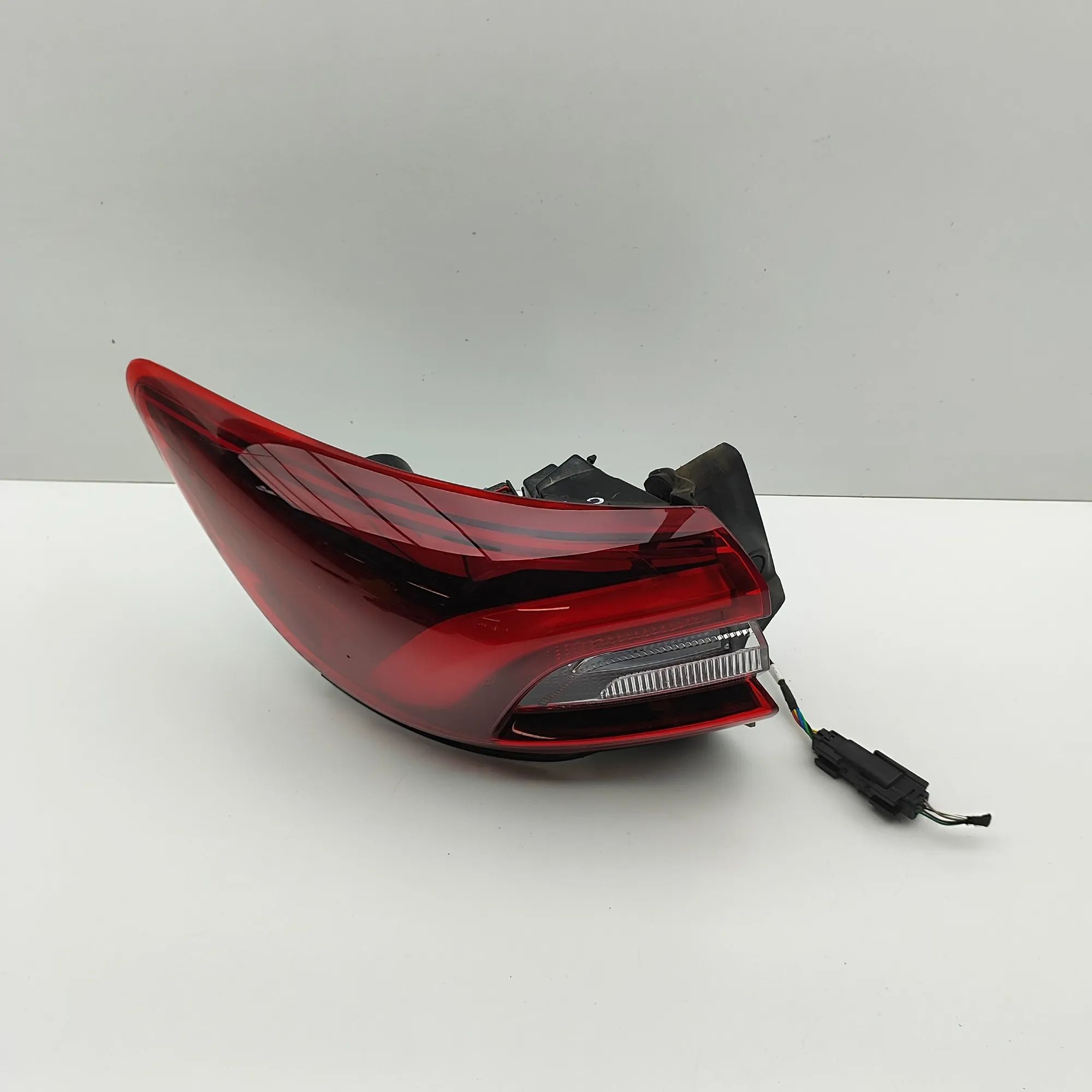 Ford Kuga Rear Left Tail Light PV4B-13405-AC, PV4B13405AC Rear Left Tail Light...