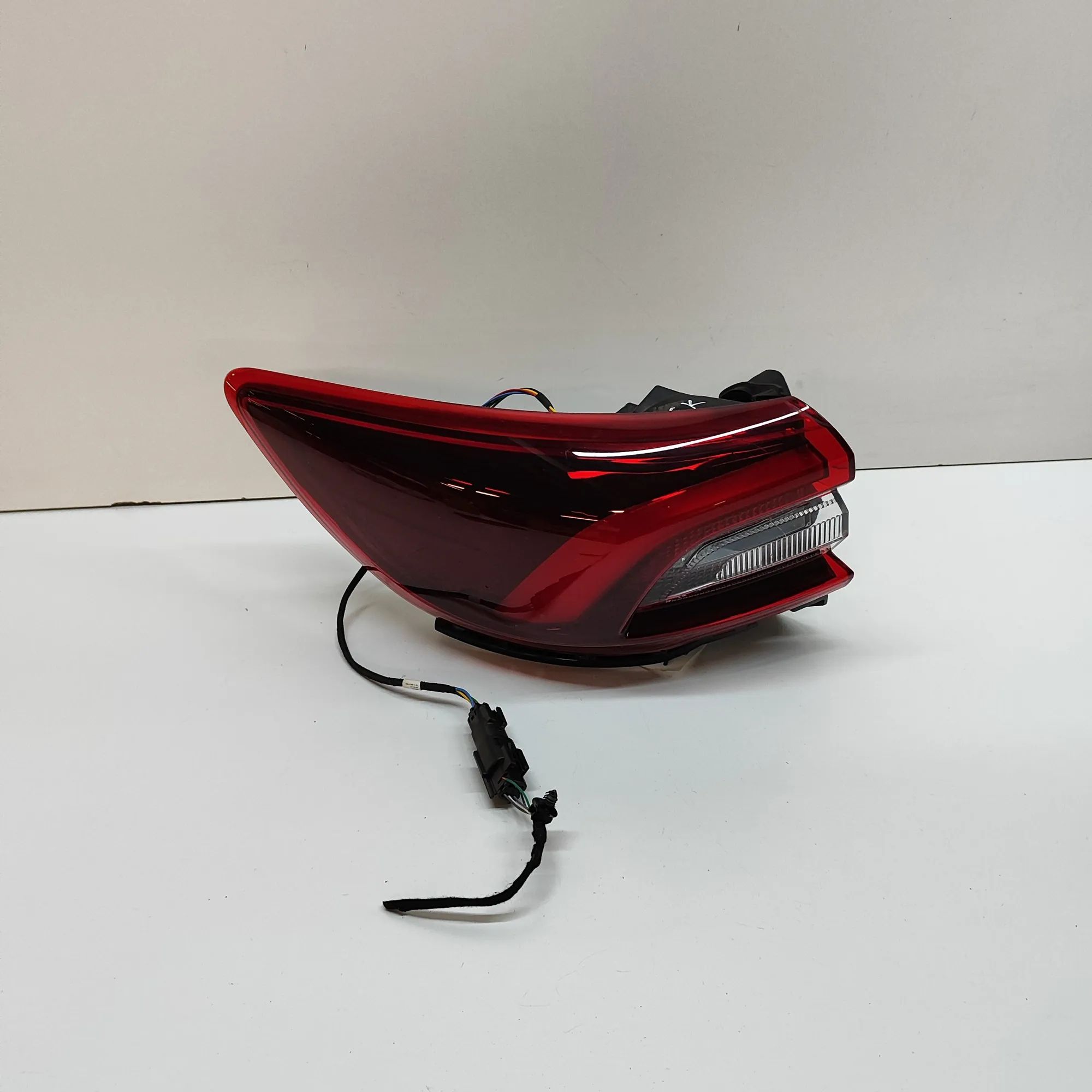 Ford Kuga Rear Left Tail Light PV4B-13405-AE Rear Left Tail Light FORD KUGA (I...