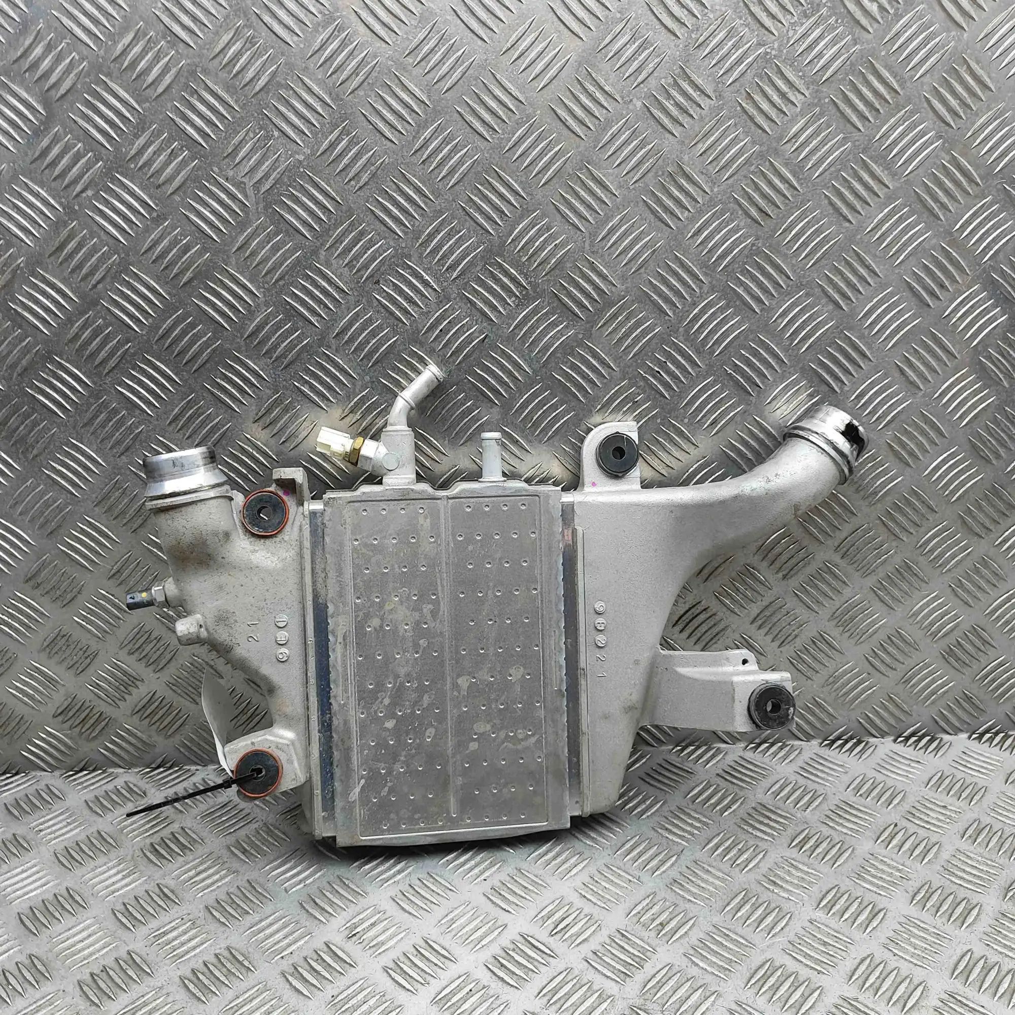 Toyota Hilux Intercooler radiator