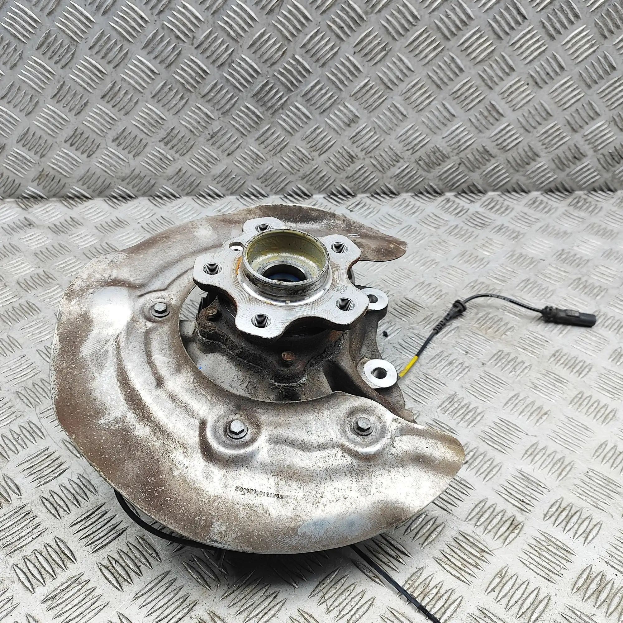 BMW X3 / iX3 (G01) Rear Left Wheel Hub Spindle 6287616, 6886949 Rear Left Wheel Hub Spindle BM...