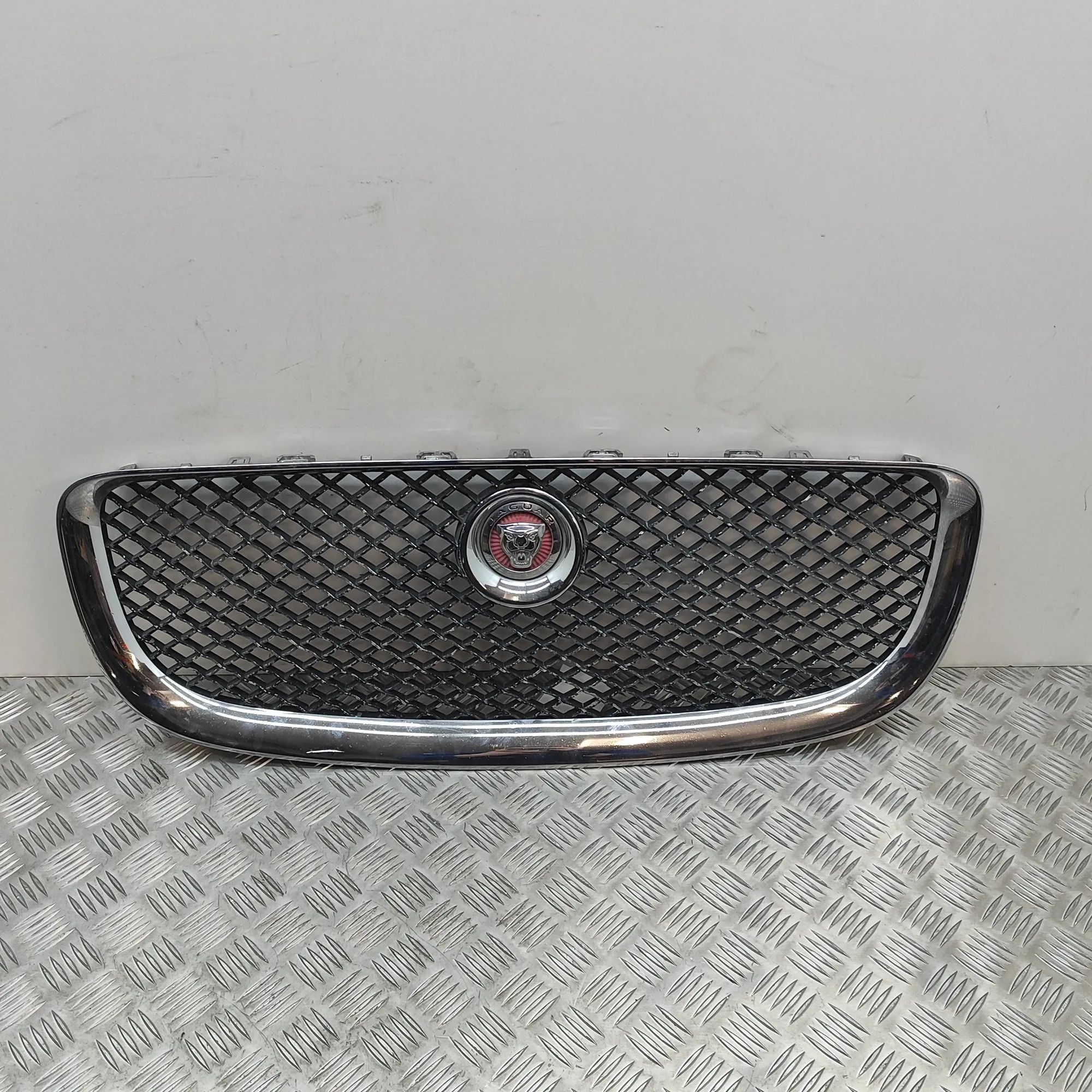 Jaguar XJ Radiator Grille AW93-8B271-AA, AW93-018K28-AA Radiator Grille J...