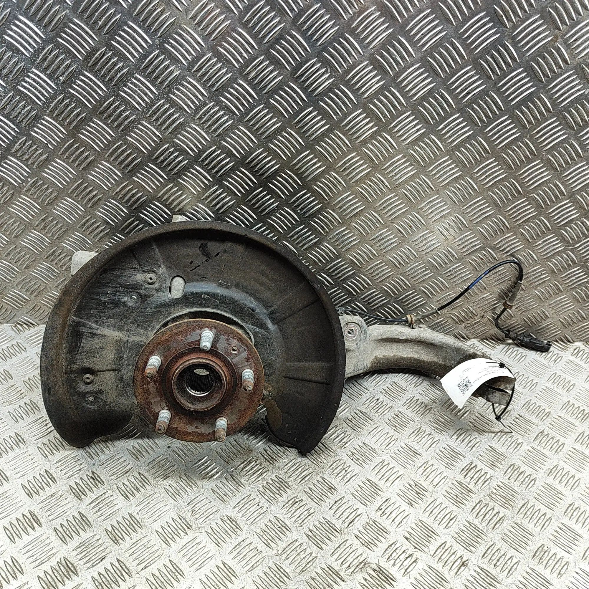 Tesla Model X Front Left Wheel Hub 1027661-01-B, 1027311-00-D Front Left Wheel Hub...