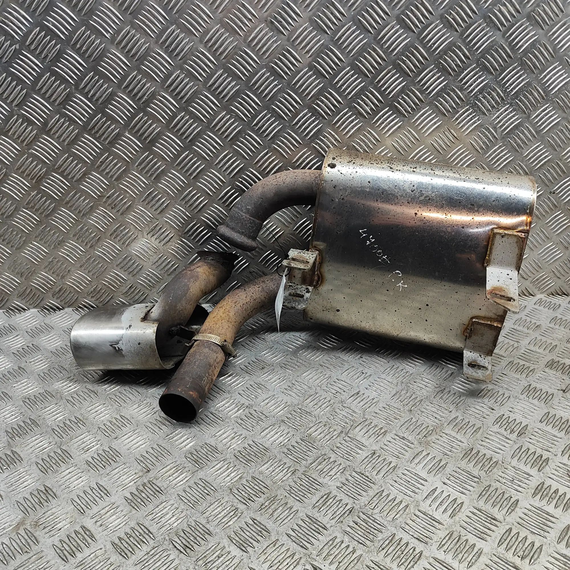 Porsche 911 (996) Rear Exhaust Muffler 996.111.252.59, 99611125259 Rear Exhaust Muffle...