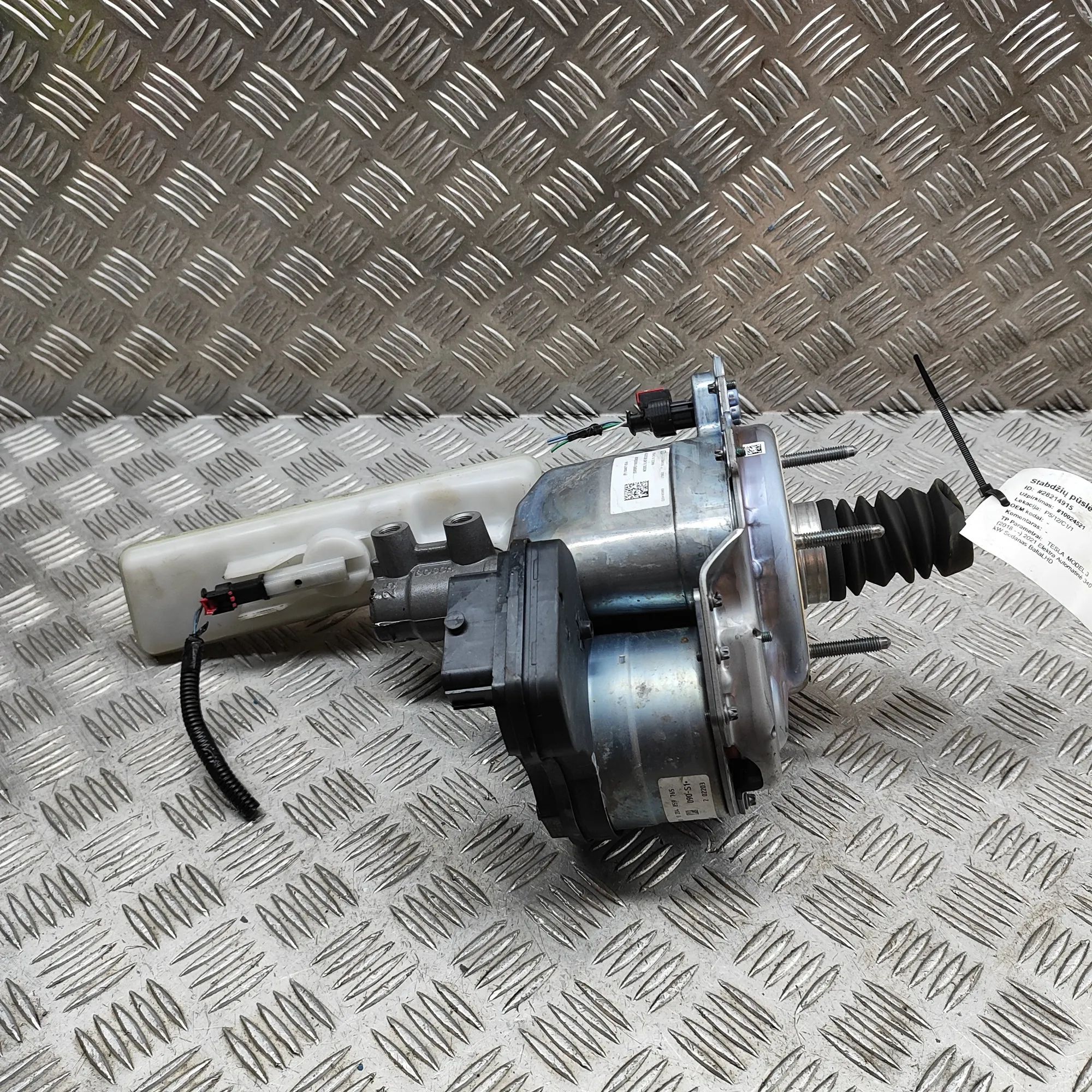 Tesla Model 3 Brake Servo Booster 0204N00882, 0265954035, 0204859765, 1044671-50-...