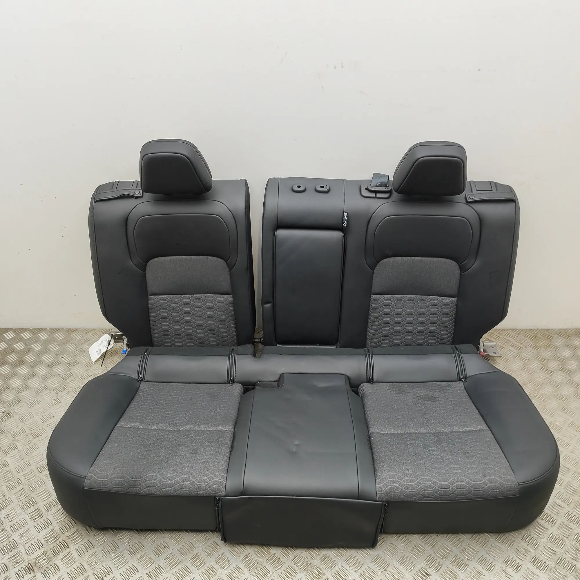 Nissan Ariya Tagaiste (kompl.) 88305-5MP0A Rear Seat NISSAN ARIYA (FE0) (2020-...
