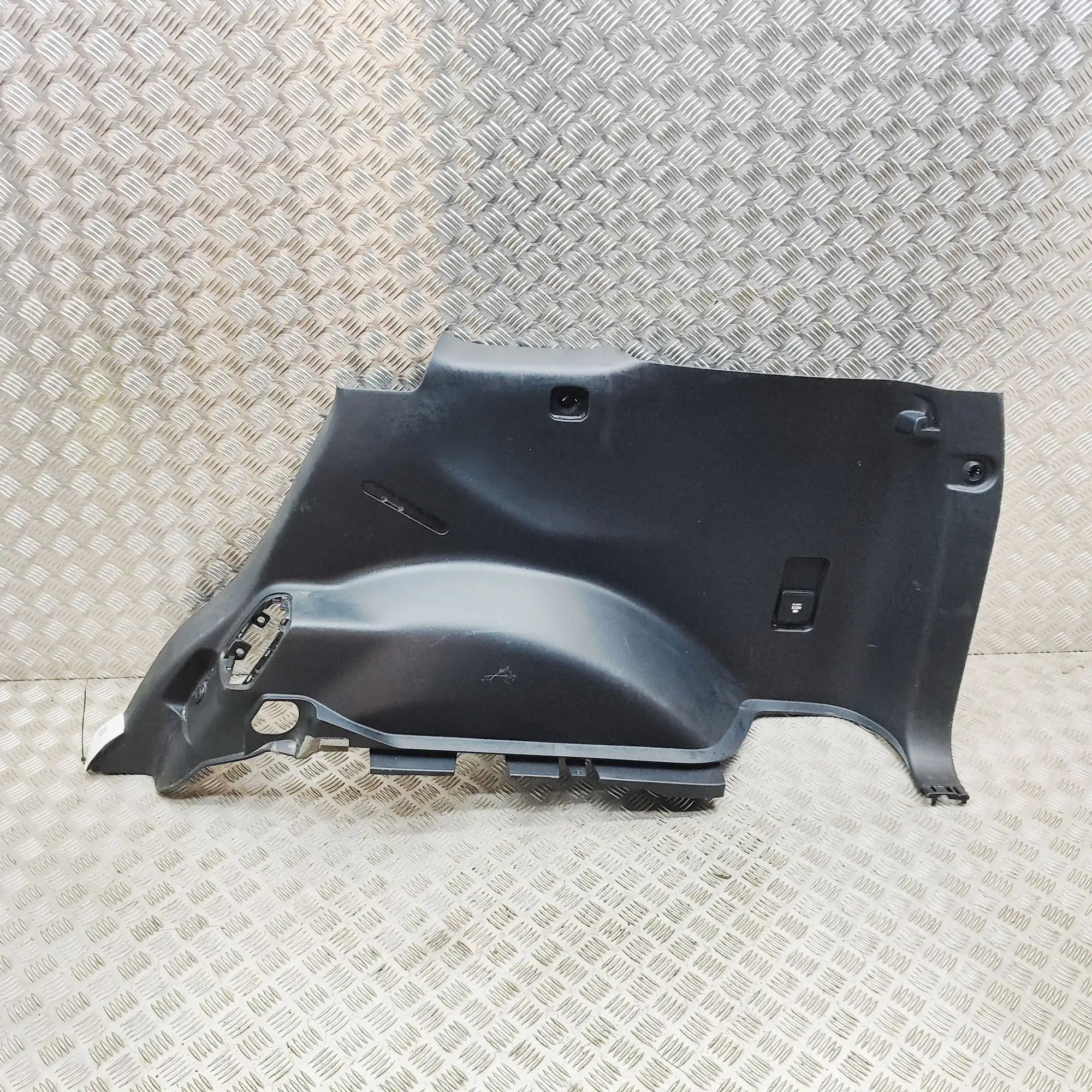Toyota Land Cruiser 150 Right Side Trunk Trim 64730-60020, 64730-60010 Right Side Trunk Trim ...