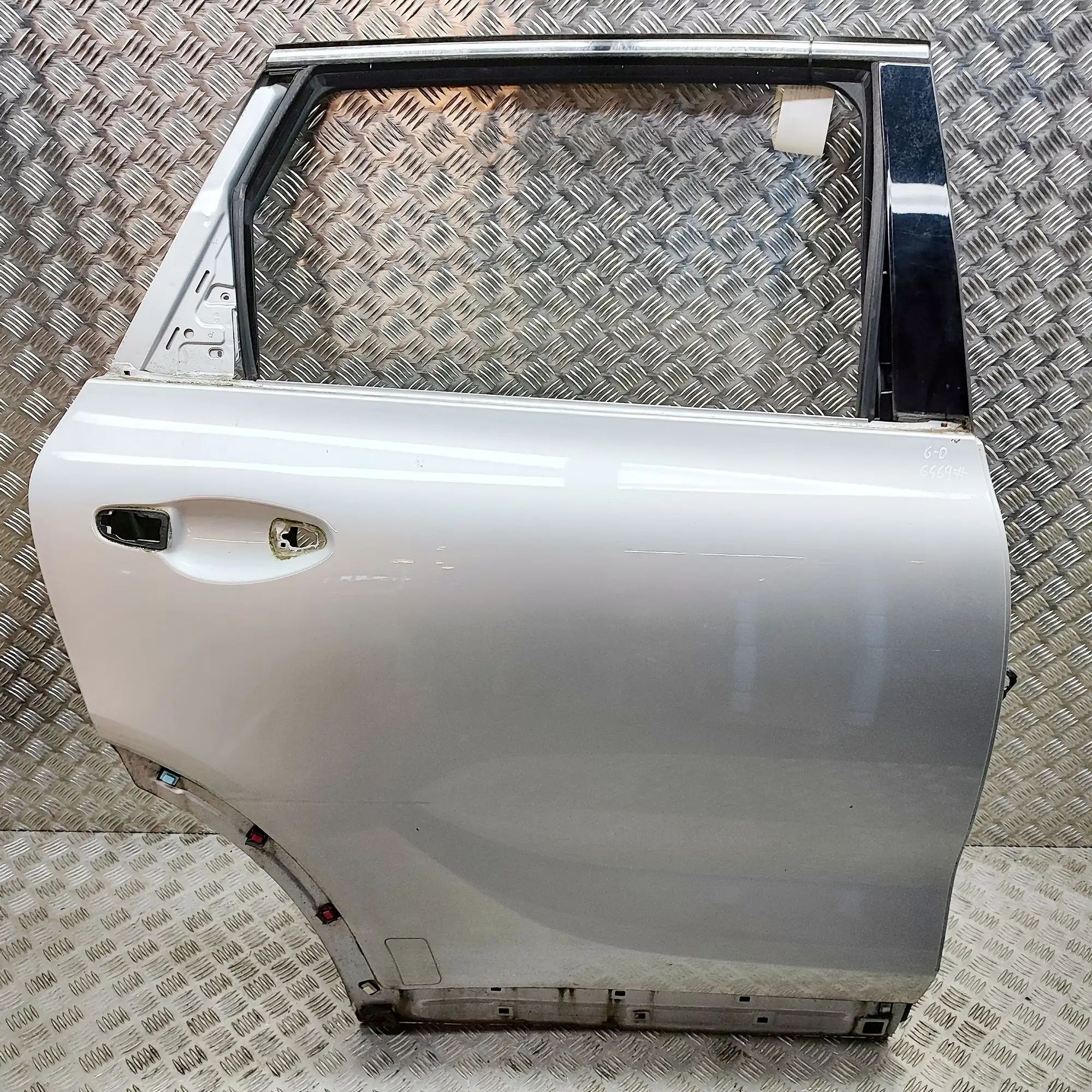 Kia Sorento Rear Right Door 77004-C5000 Rear Right Door KIA SORENTO (III UM...