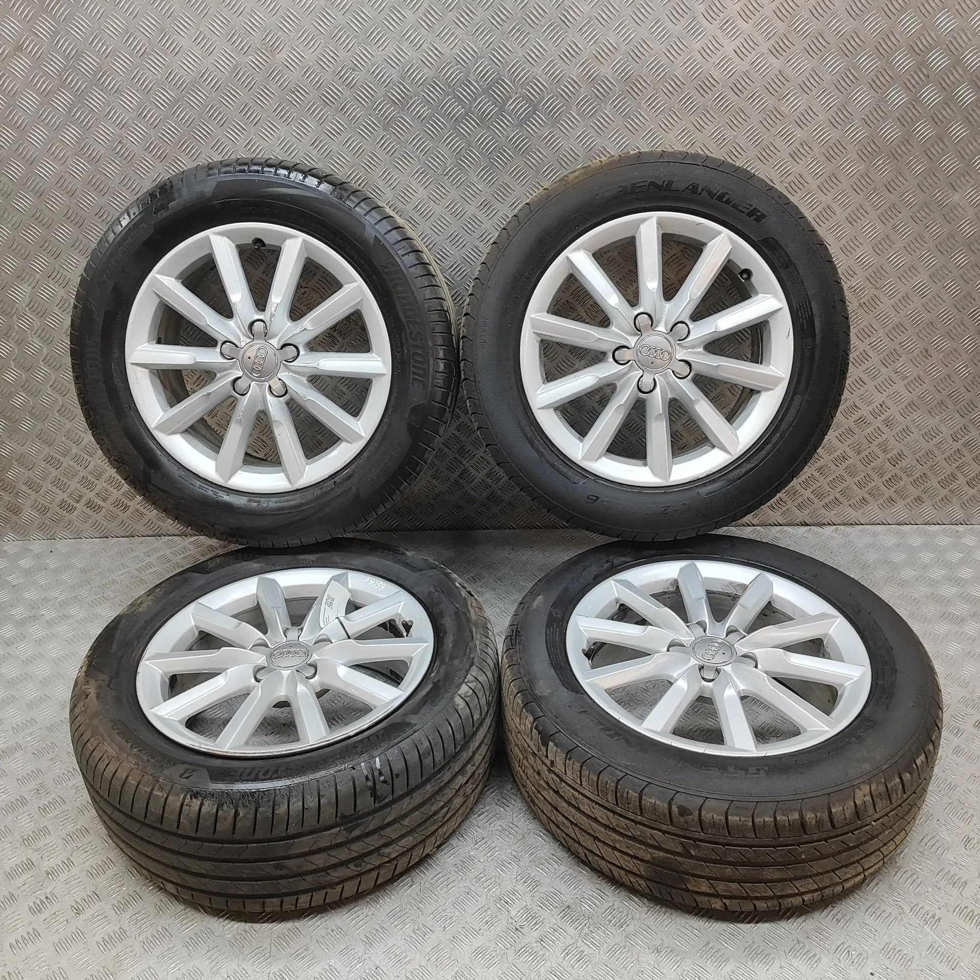 Audi Q3 (8U) Alloy Wheel Set 8U0601025B Alloy Wheel Set AUDI Q3 (8U) (2011-2...