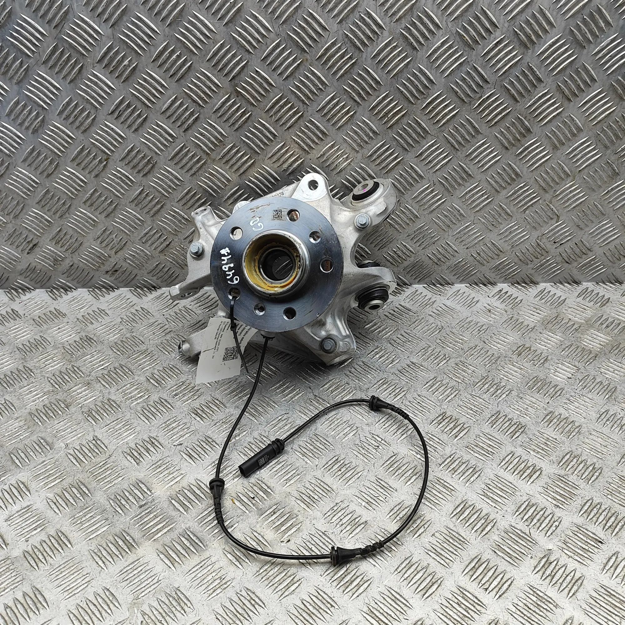 BMW X3 / iX3 (G01) Rear Right Wheel Hub 8098973, 6895659, 8091546, 8092078 Rear Right W...