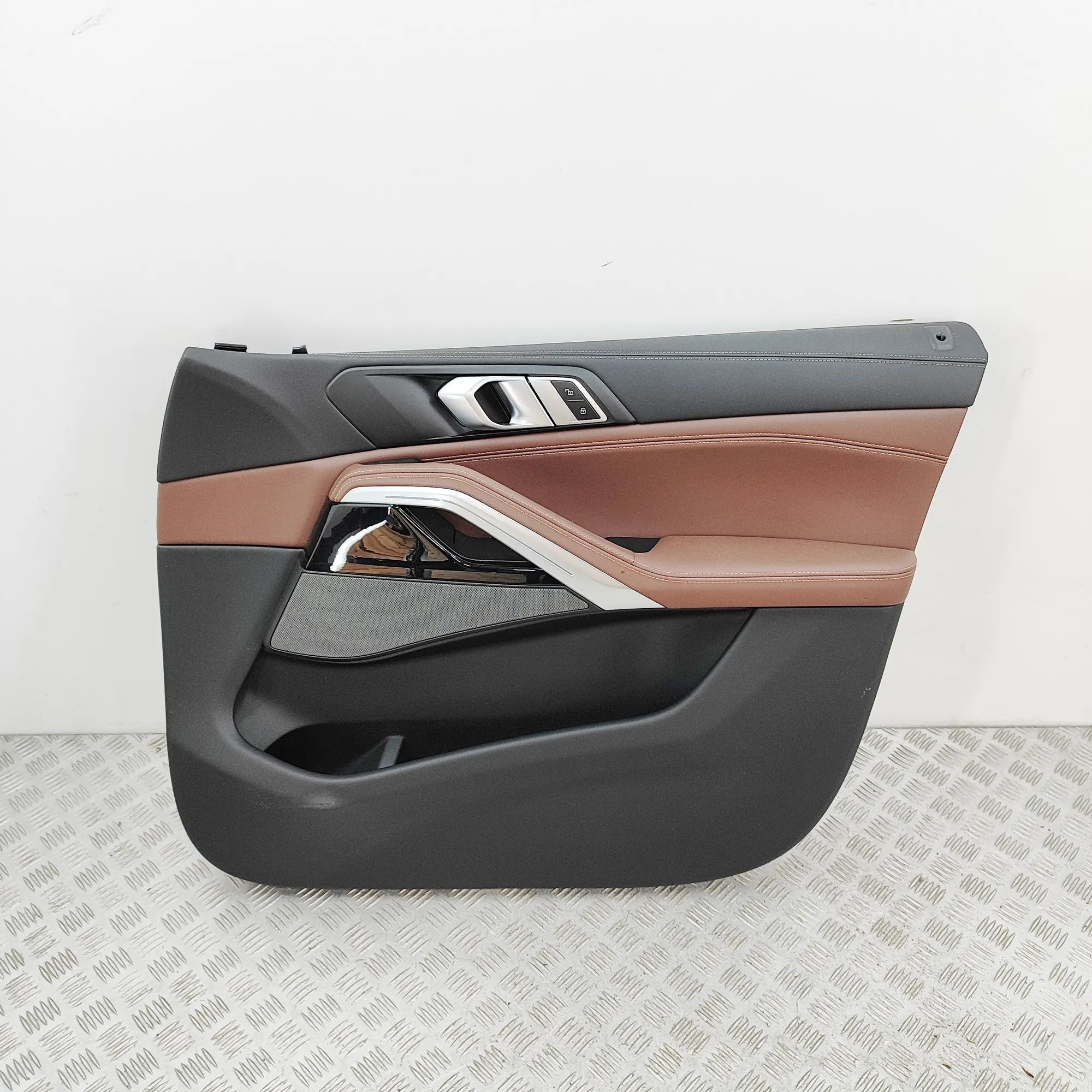 BMW X6 (G06) Front Right Door Panel 5A83078 Front Right Door Panel BMW X6G06 (2019-...