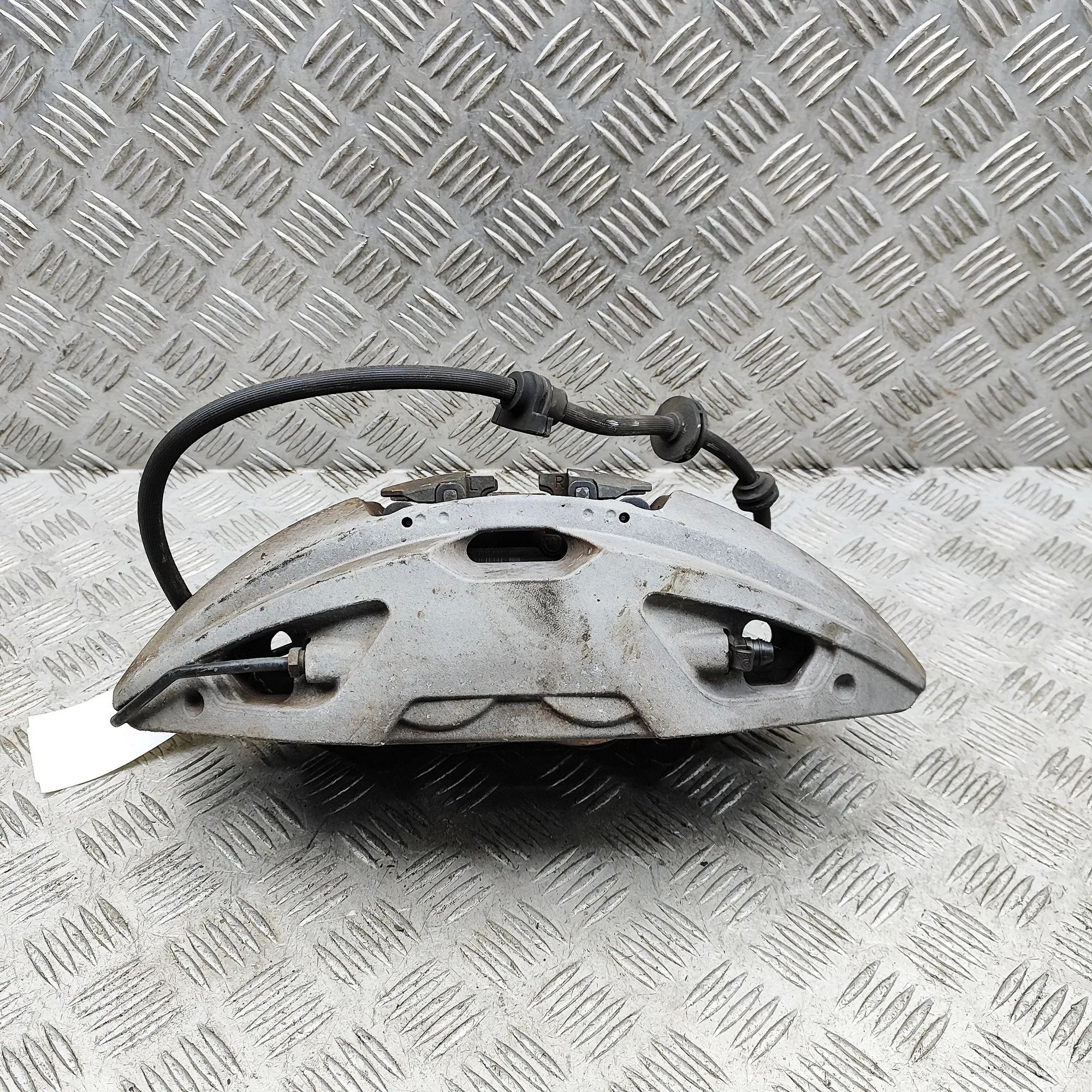 BMW 7 (G11 / G12) Front Right Brake Caliper 6891300 Front Right Brake Caliper BMW 7 SERIES ...