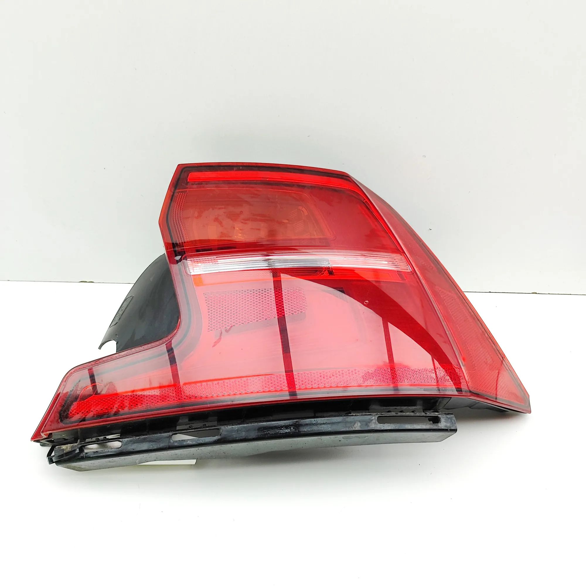 Volvo S90 Rear Right Tail Light 90125402, 31656774 Rear Right Tail Light VOLVO ...