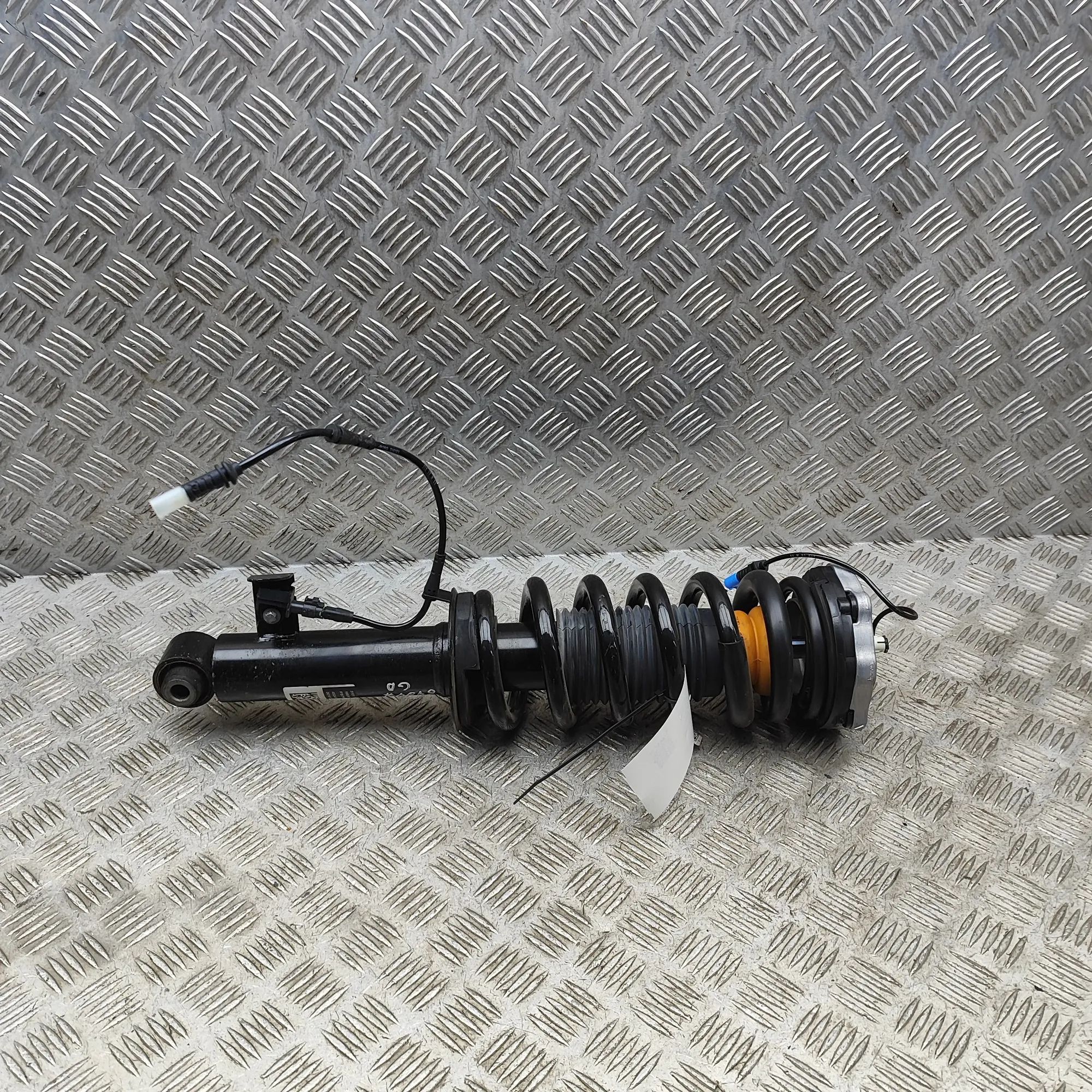 BMW X3 / iX3 (G01) Rear Right Shock Absorber 8067510, 8067508 Rear Right Shock Absorber BMW ...