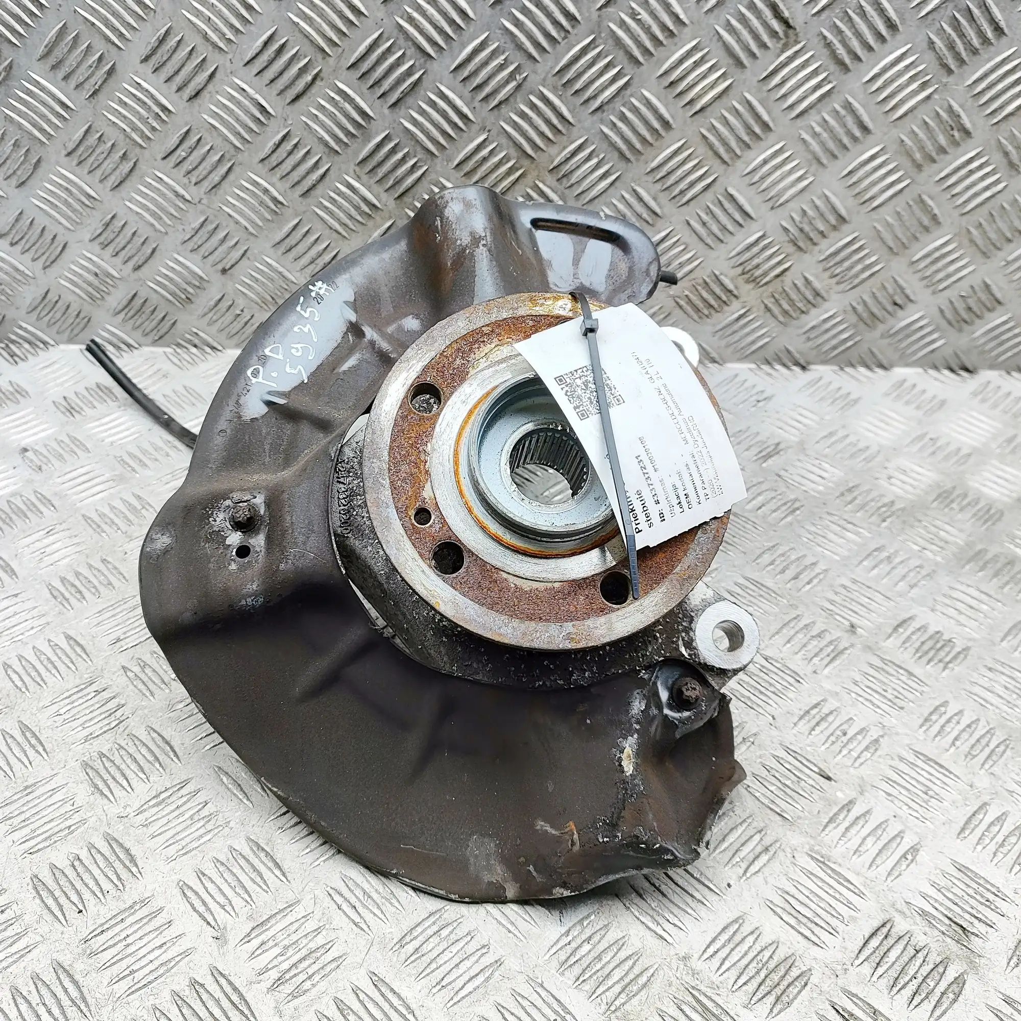 Mercedes-Benz GLA / EQA (H247) Front Right Wheel Hub A2473320200 Front Right Wheel Hub MERCEDES-BENZ...