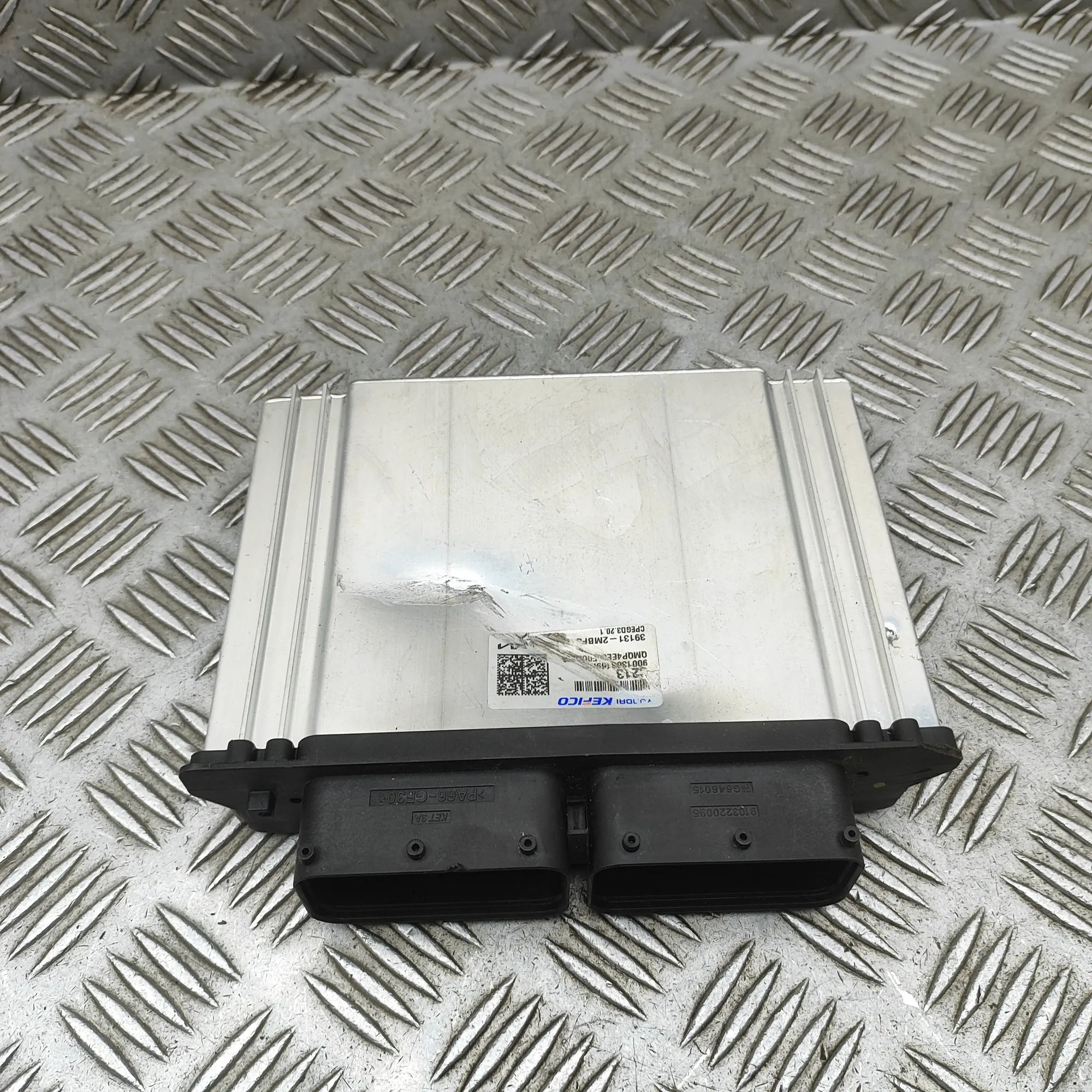 Kia Sorento Engine Control Unit 39131-2MBF3 Engine Control Unit KIA SORENTO (IV...