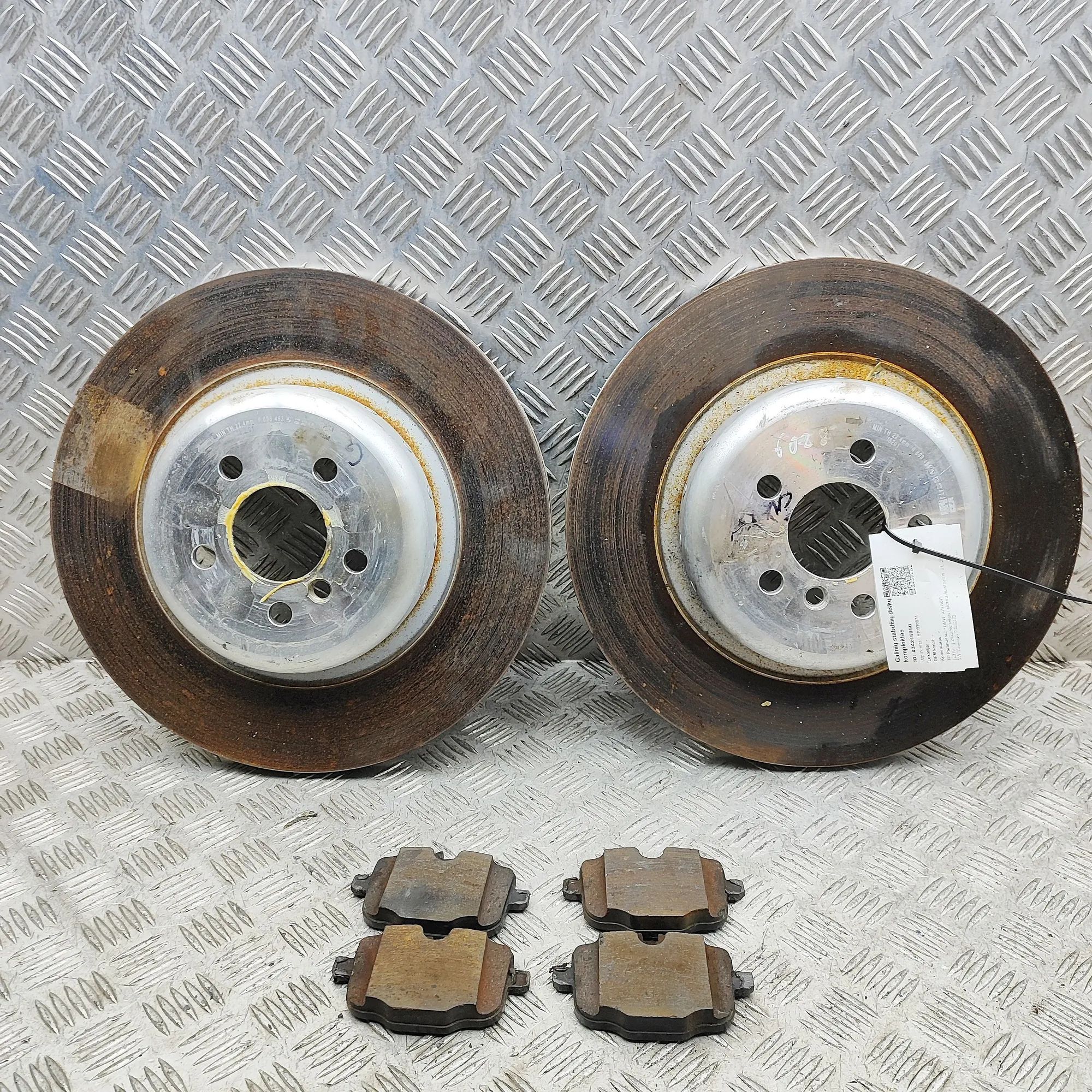 BMW X7 (G07) Rear Brake Disc Kit 6898494, 6898493 Rear Brake Disc Kit BMW X7 (G0...