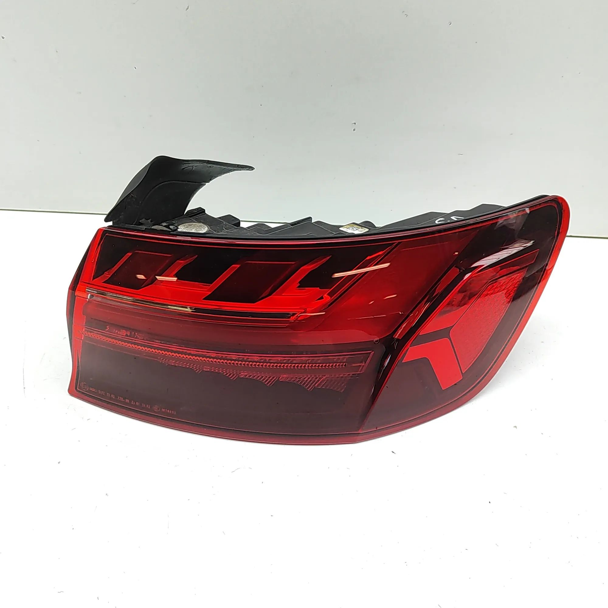 Audi A4 (B9) Rear Right Tail Light 8W5945092AA Rear Right Tail Light AUDI A4 (8W2,...