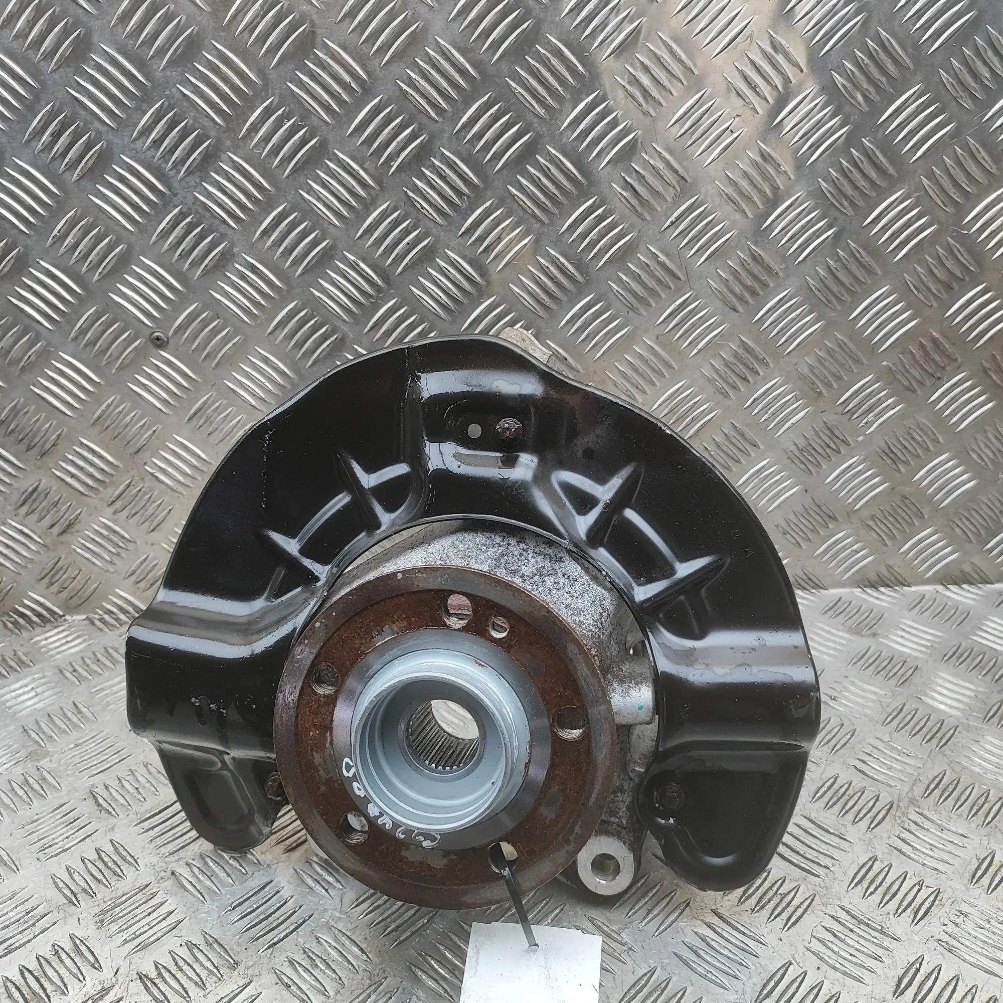 Mercedes-Benz GLA / EQA (H247) Front Right Wheel Hub A2473320200 Front Right Wheel Hub MERCEDES-BENZ...