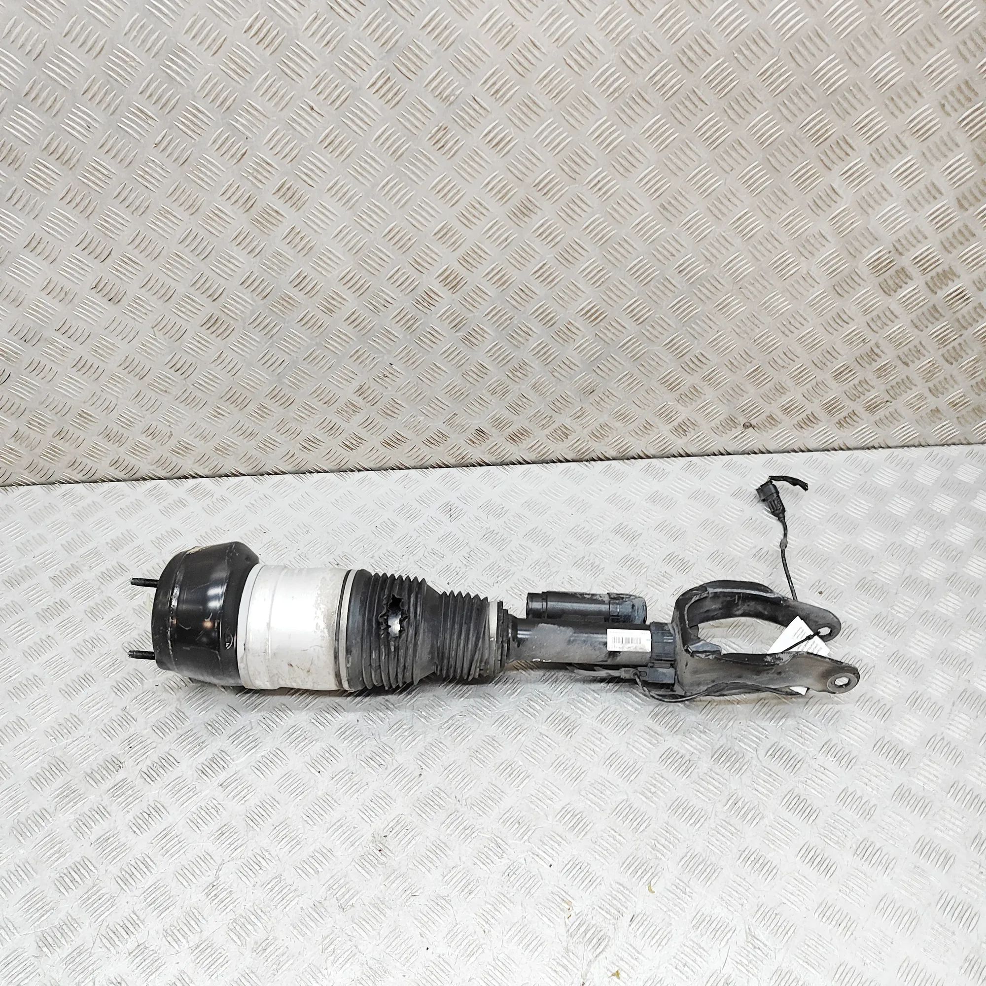 Mercedes-Benz GL / GLS (X166) Front Left Air Shock Absorber A1663234900, A1663200100 Front Left Air Shock A...