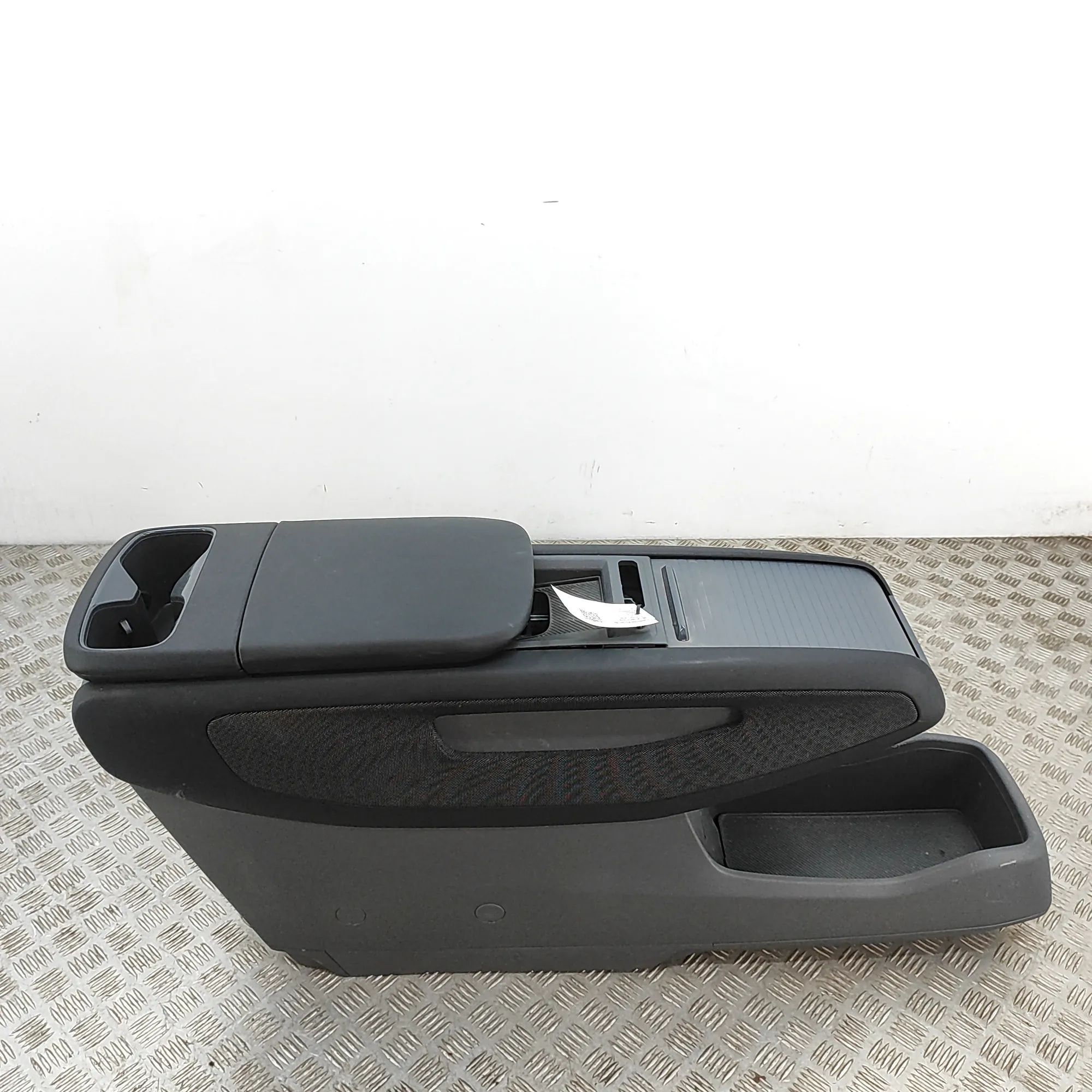 Kia EV9  center console 84687-DO000, 84610-DO000DFS Center Console KIA ...