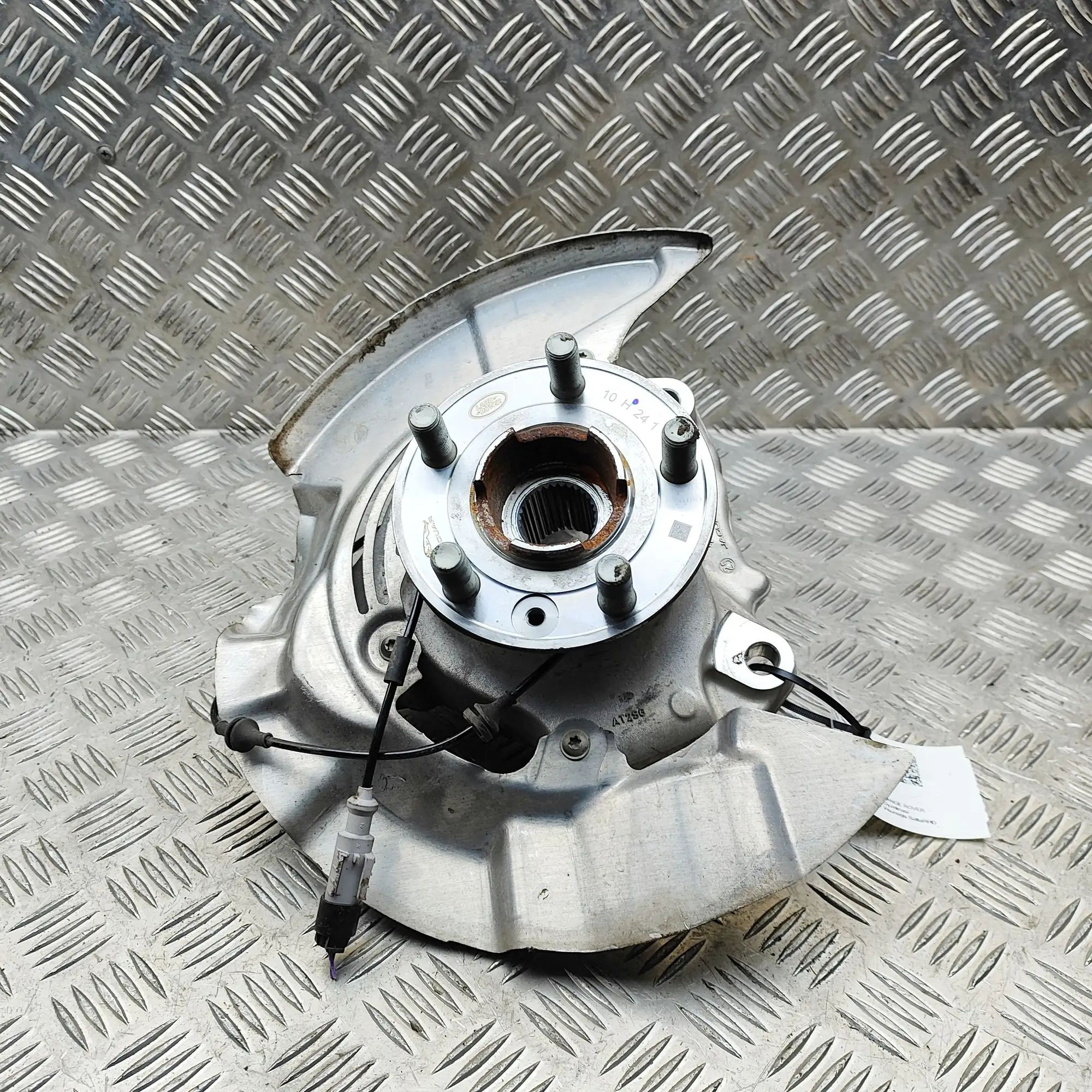 Land Rover Range Rover Evoque Front Right Wheel Hub M8D2-3K206-AE Front Right Wheel Hub LAND ROVER ...