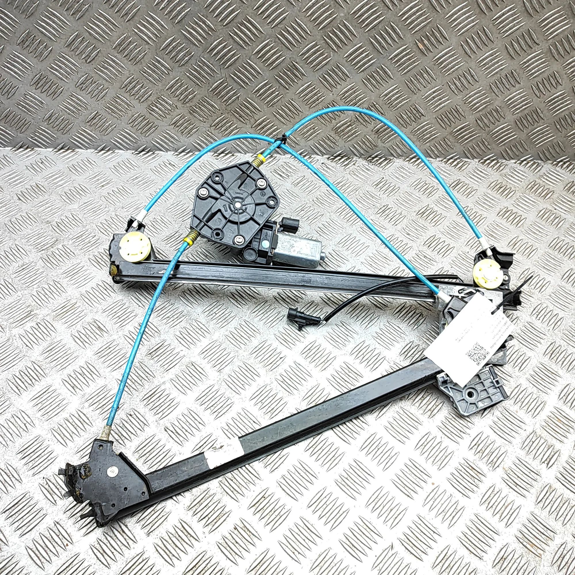 Maserati GranTurismo / GranCabrio Front Left Door Window Regulator 69914400 Front Left Door Window Regulator MASER...