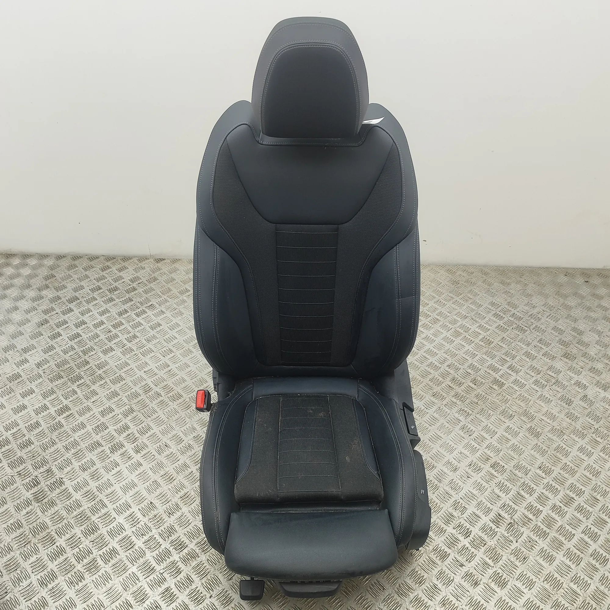 BMW i4 (G26) Front Left Seat 7955931, 7955935 Front Left Seat BMW I4 (G26) (...
