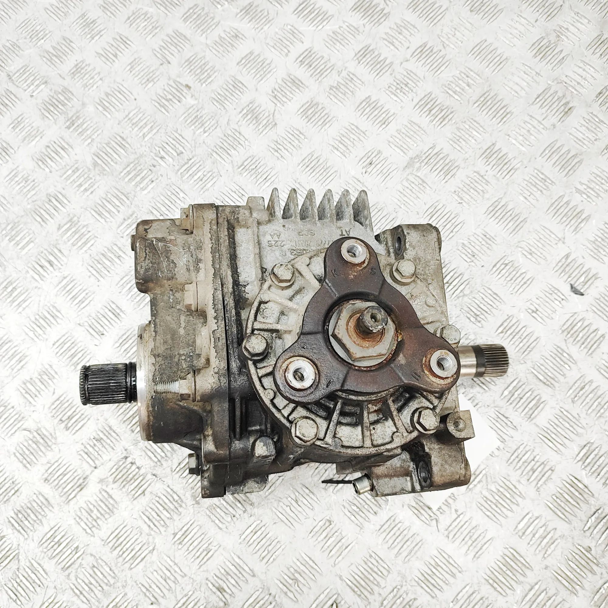 Volkswagen Tiguan Vahekast / nurkreduktor 0A6409053AE Transfer Box VW TIGUAN (5N_) (2007-...