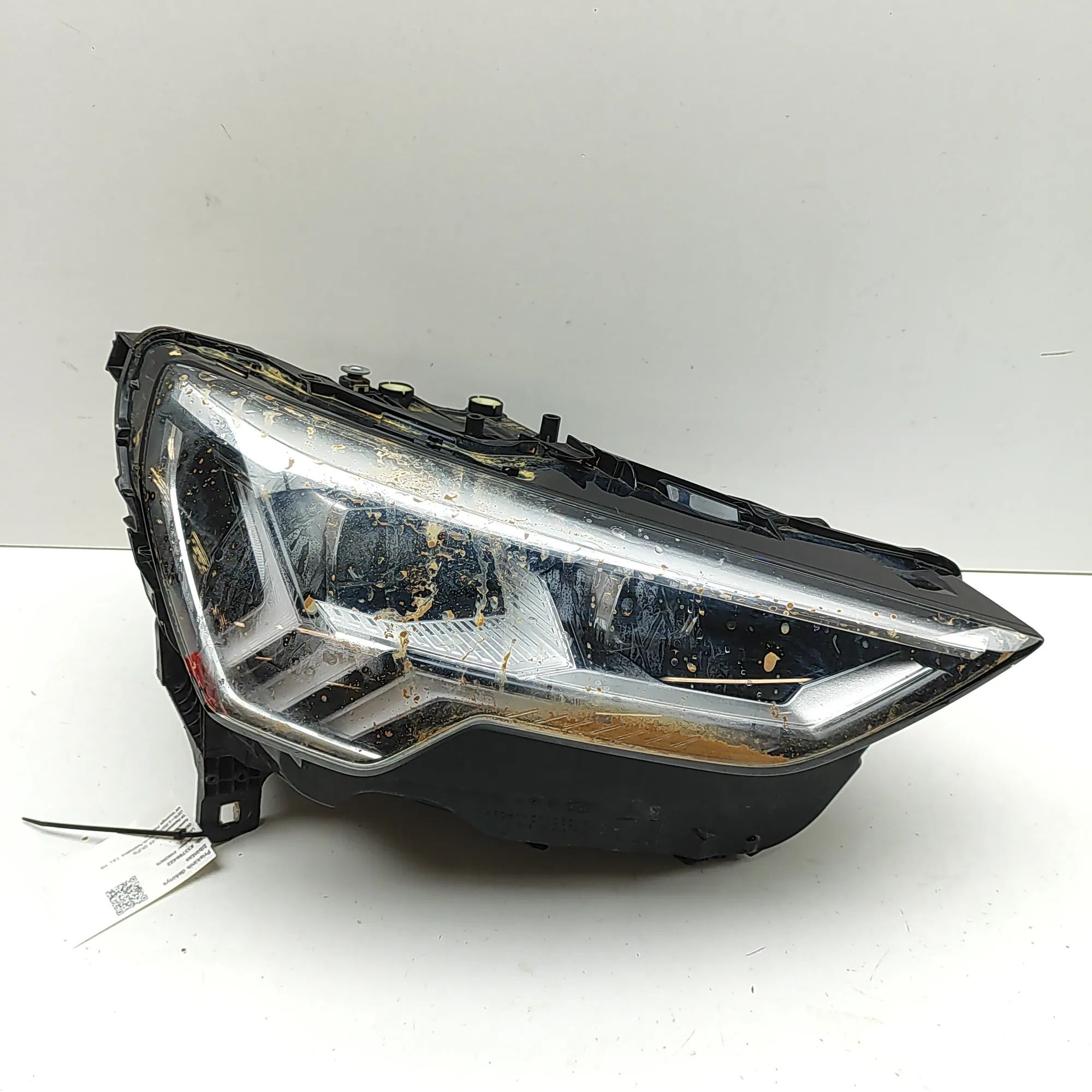 Audi Q3 (F3) Front Right Headlight 83A941036 Front Right Headlight AUDI Q3 (F3) (2...