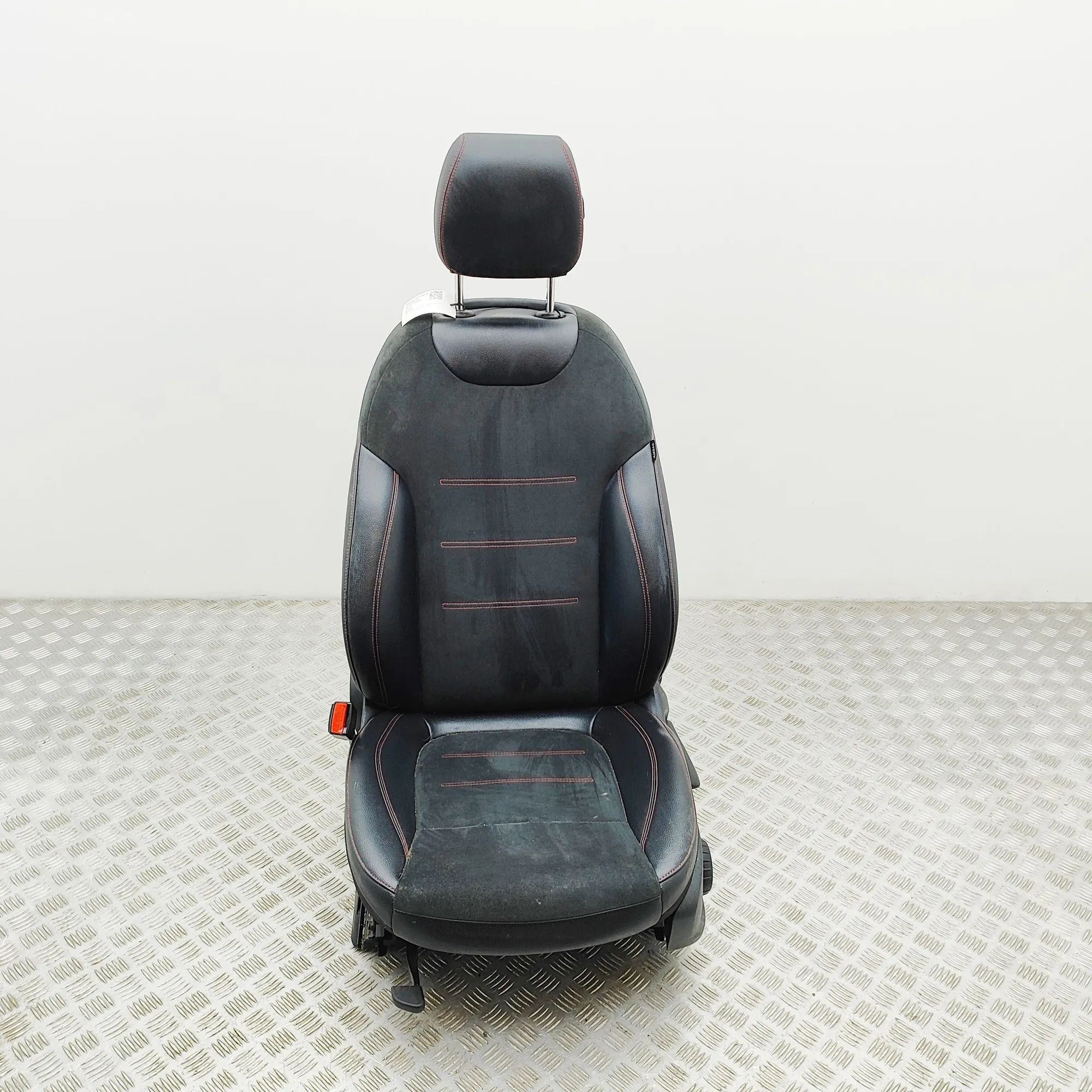 Mercedes-Benz GLB / EQB (X247) Front Left Seat A0009103212 Front Left Seat MERCEDES-BENZ EQB (...