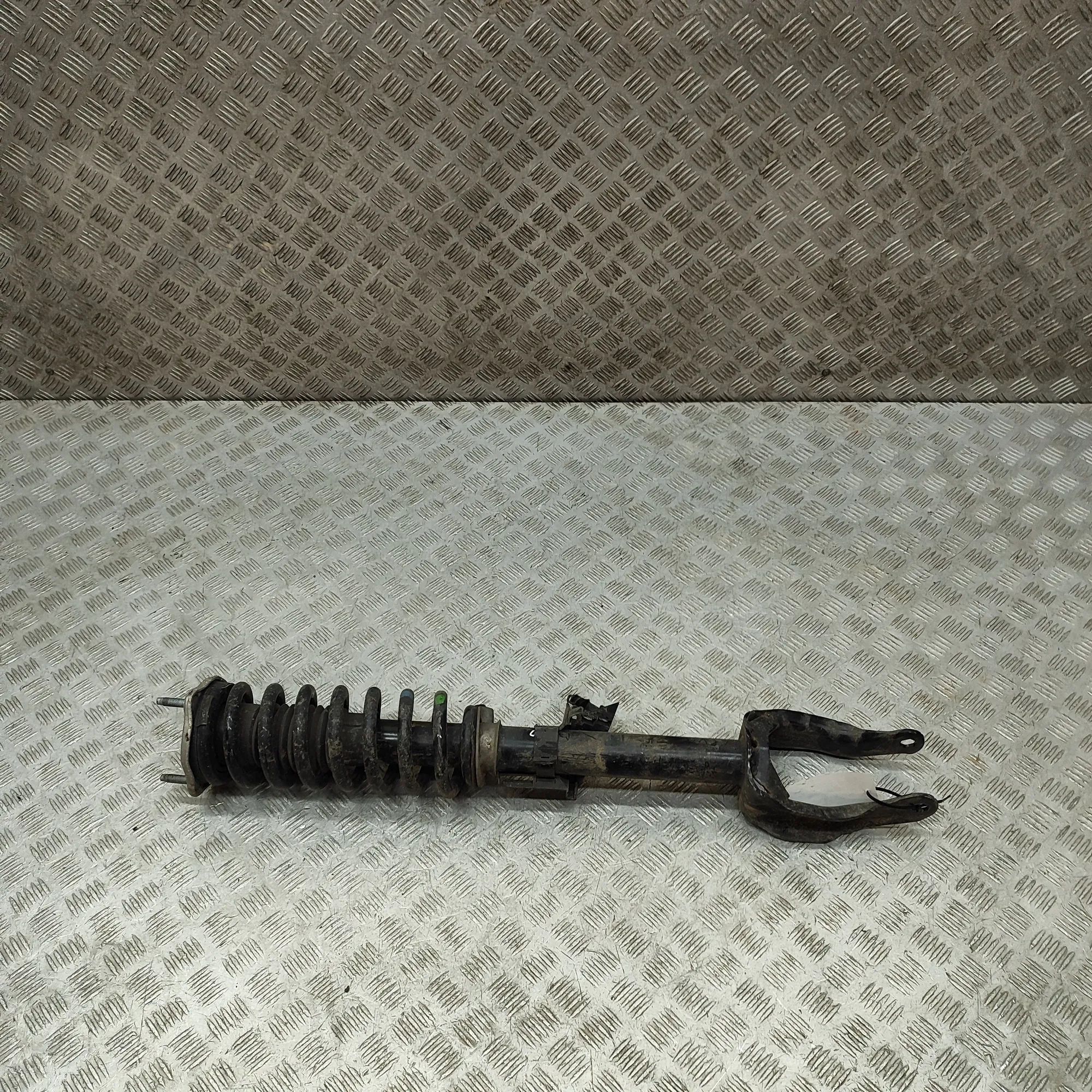 Mercedes-Benz GLE (W167) Front Right Shock Absorber A1673202513 Front Right Shock Absorber MERCEDES...