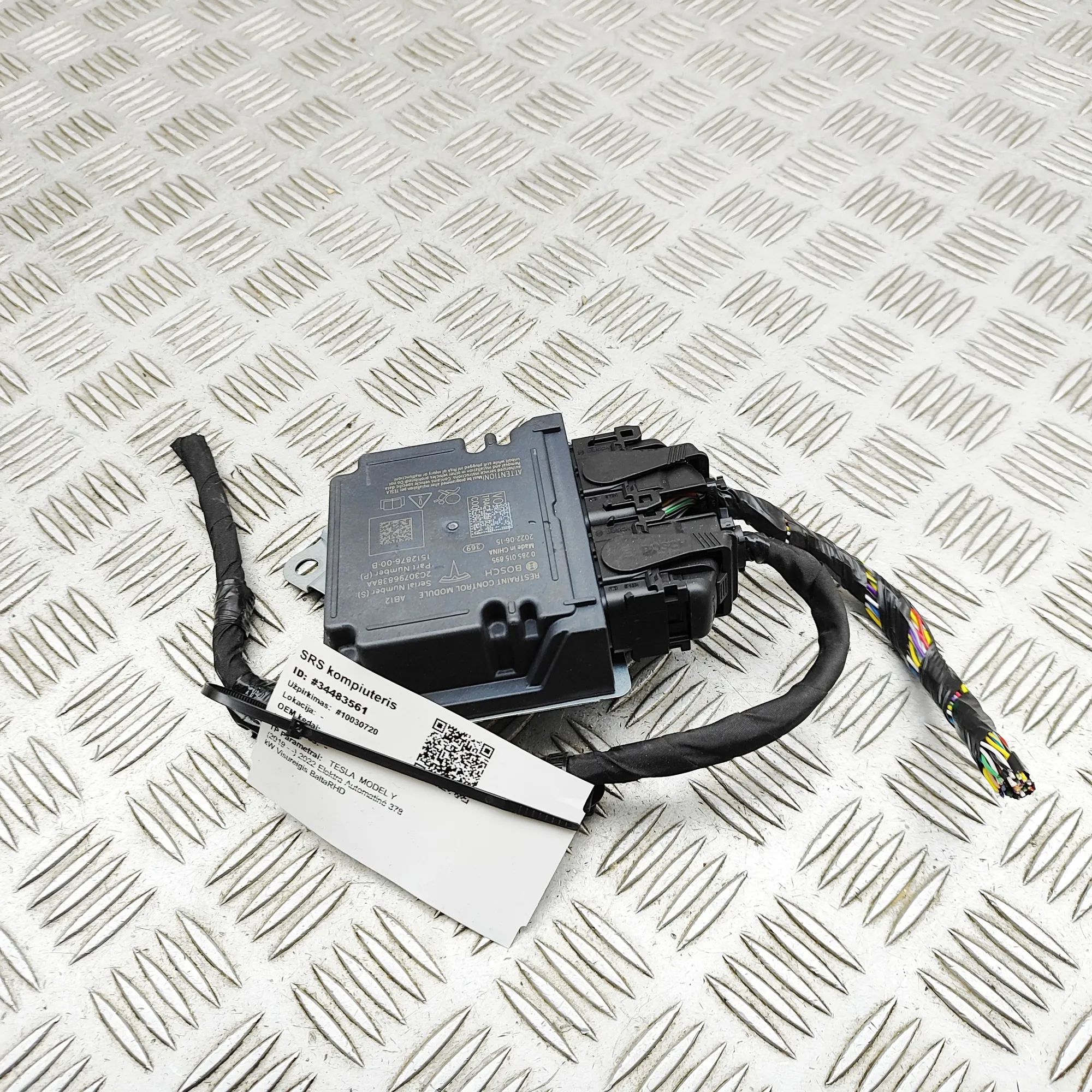 Tesla Model Y SRS Control Unit 0285015895, 1512876-00-B SRS Control Unit TESLA...