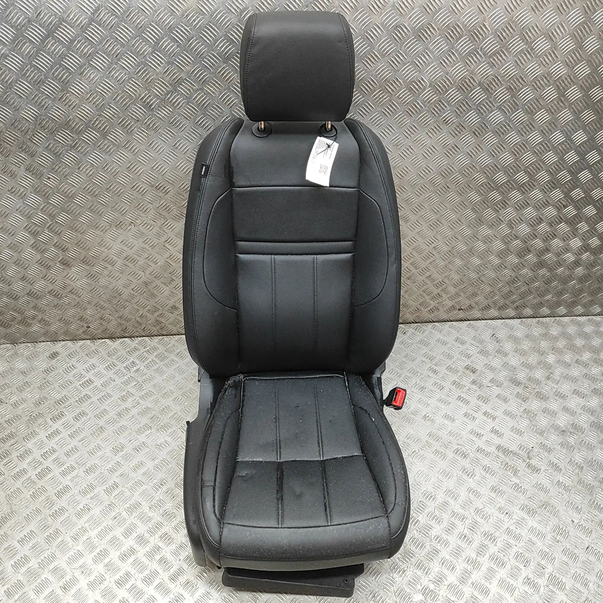 Land Rover Range Rover Evoque Front Right Seat N8D2-62900-AA, R8D2-64416-DA Front Right Seat L...