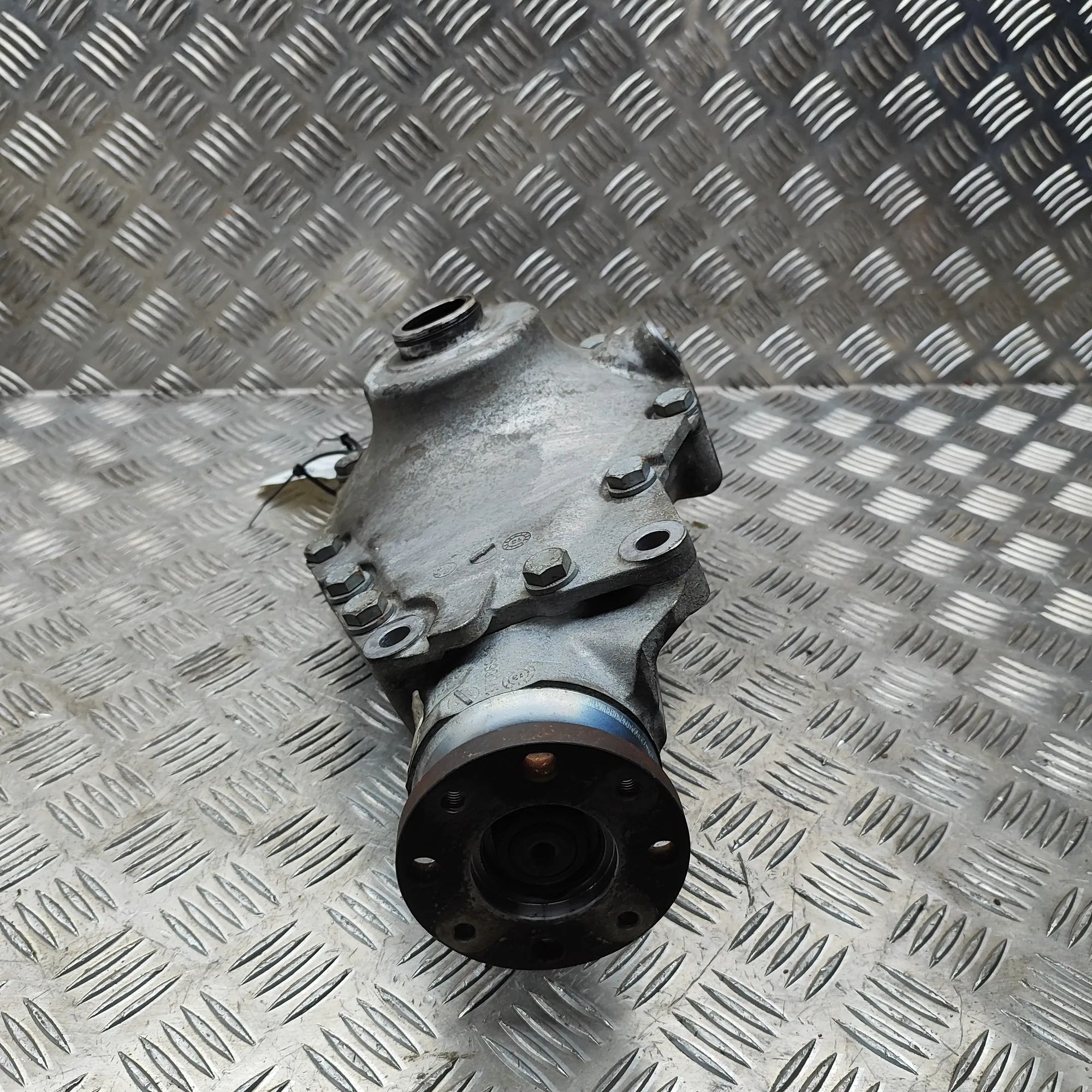 BMW 3 (F30 / F31) передний редуктор 7567345, 7591995 Front Differential BMW 3 SERIE...