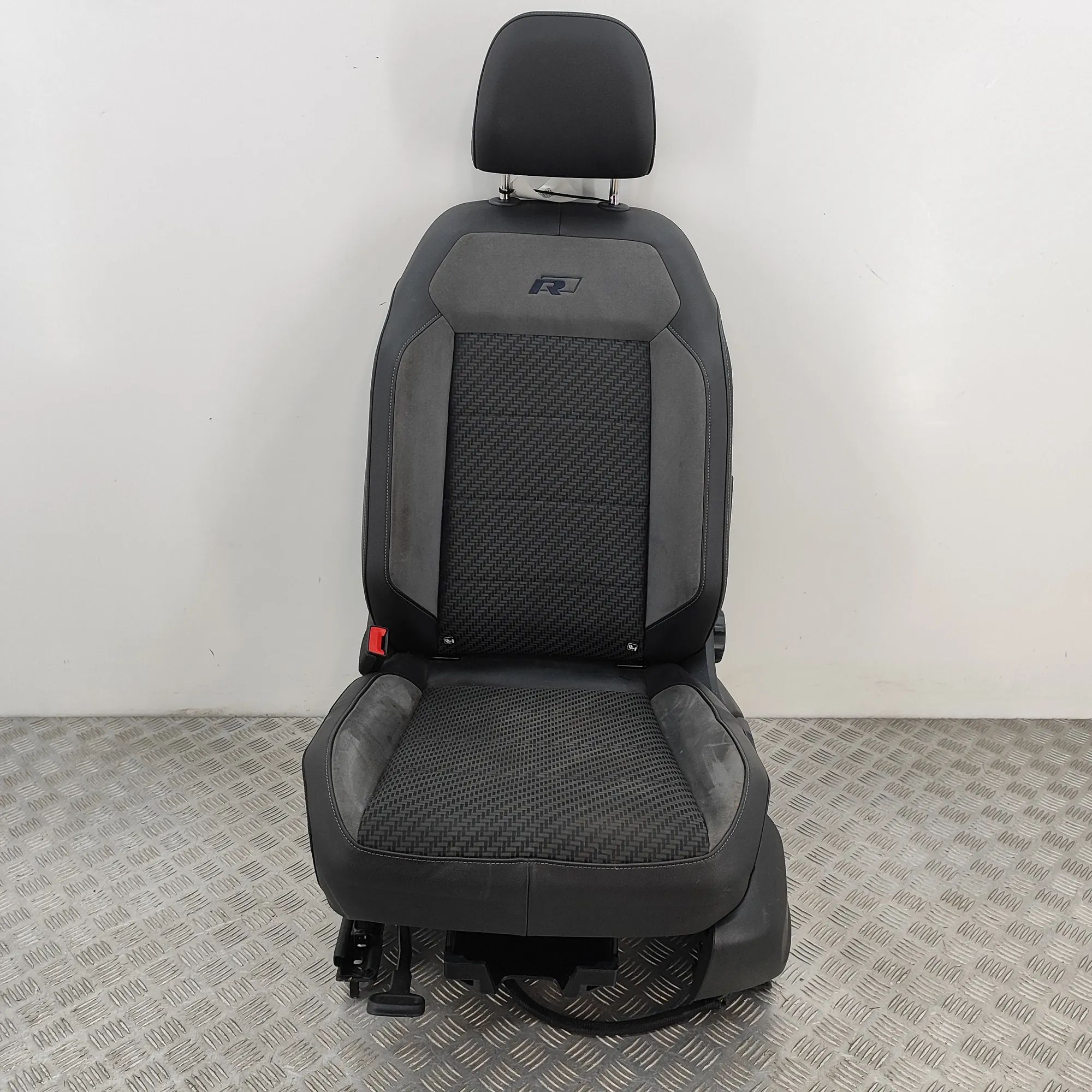 Volkswagen T-Cross Front Left Seat 2GM881805BC, 2GM881405D Front Left Seat VW T-CR...