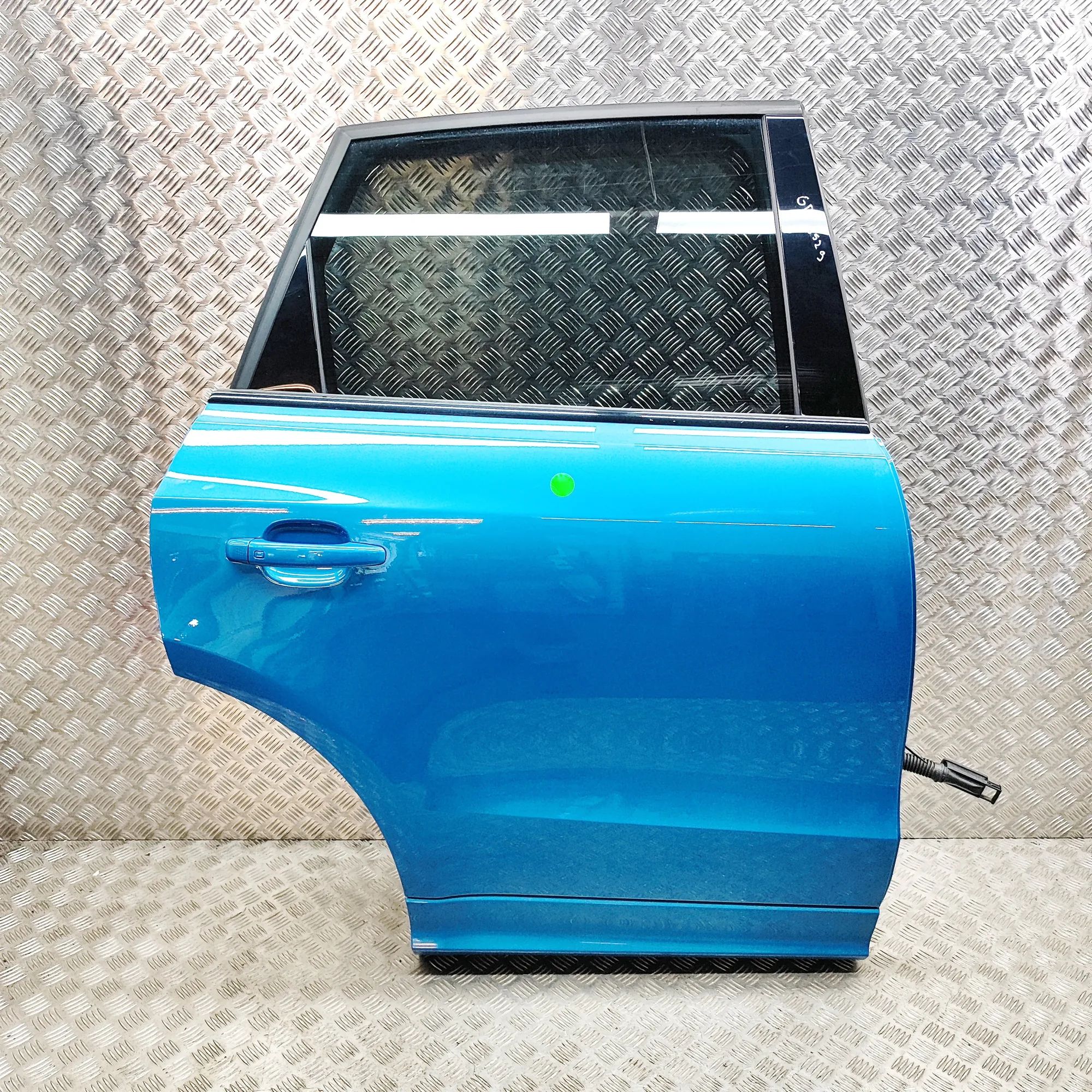 Audi Q5 (8R) Rear Right Door 8R0833052B Rear Right Door AUDI Q5 (8R) (2008-2...