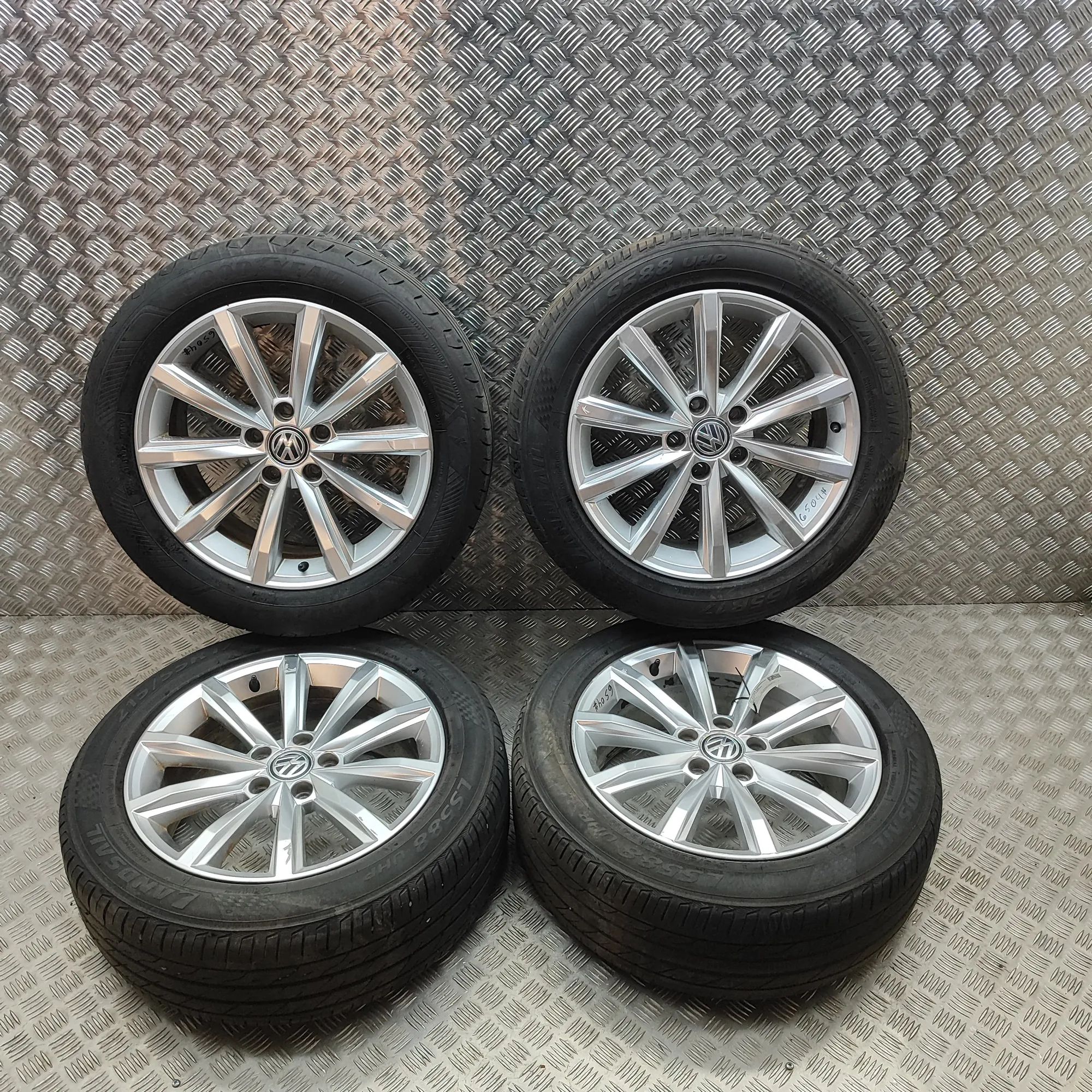 Volkswagen Passat (B8) Alloy Wheel Set 3G0601025D Alloy Wheel Set VW PASSAT (B8 3G2) (...