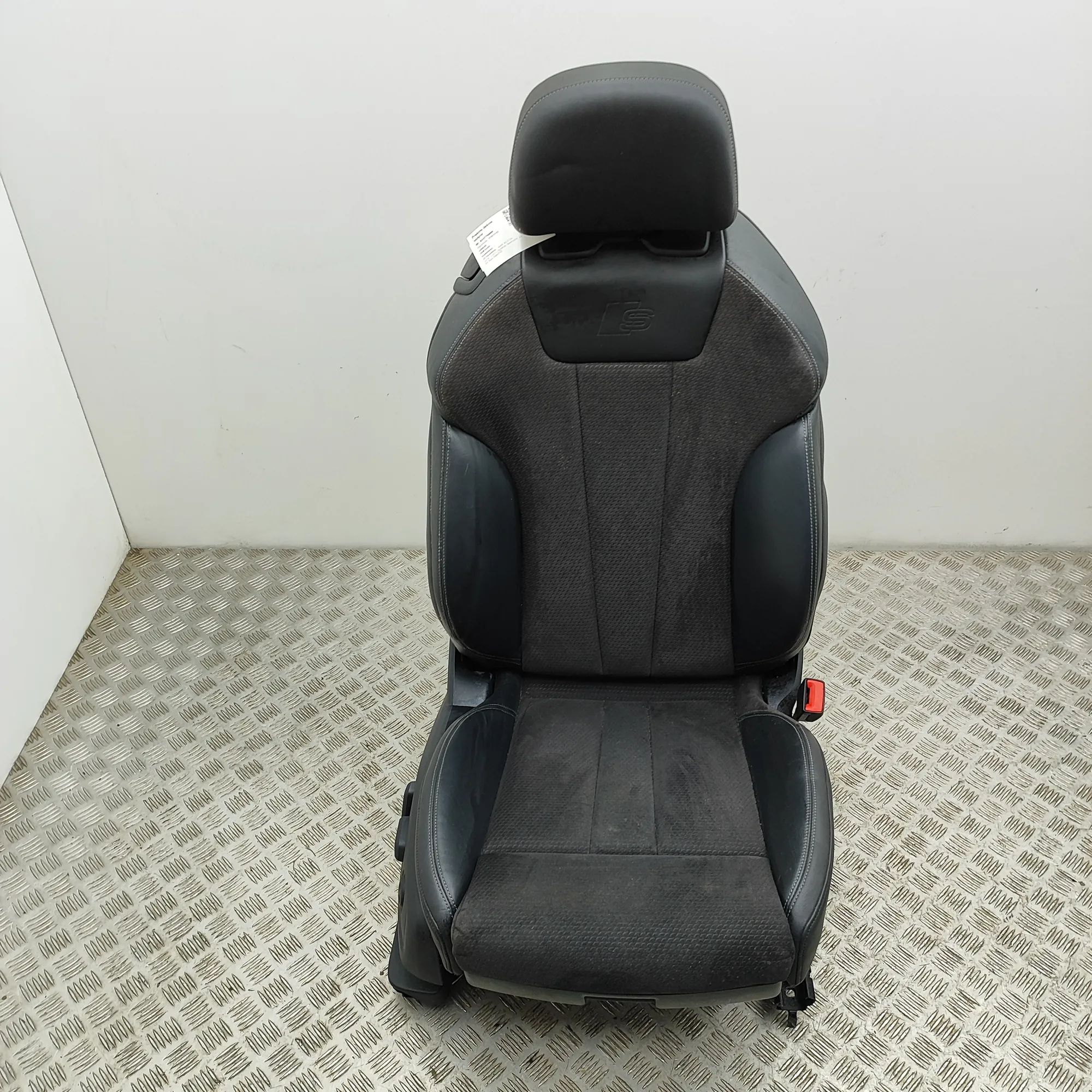 Audi A5 (B9) Front Right Seat 8W6881106AD Front Right Seat AUDI A5 (F53) (201...