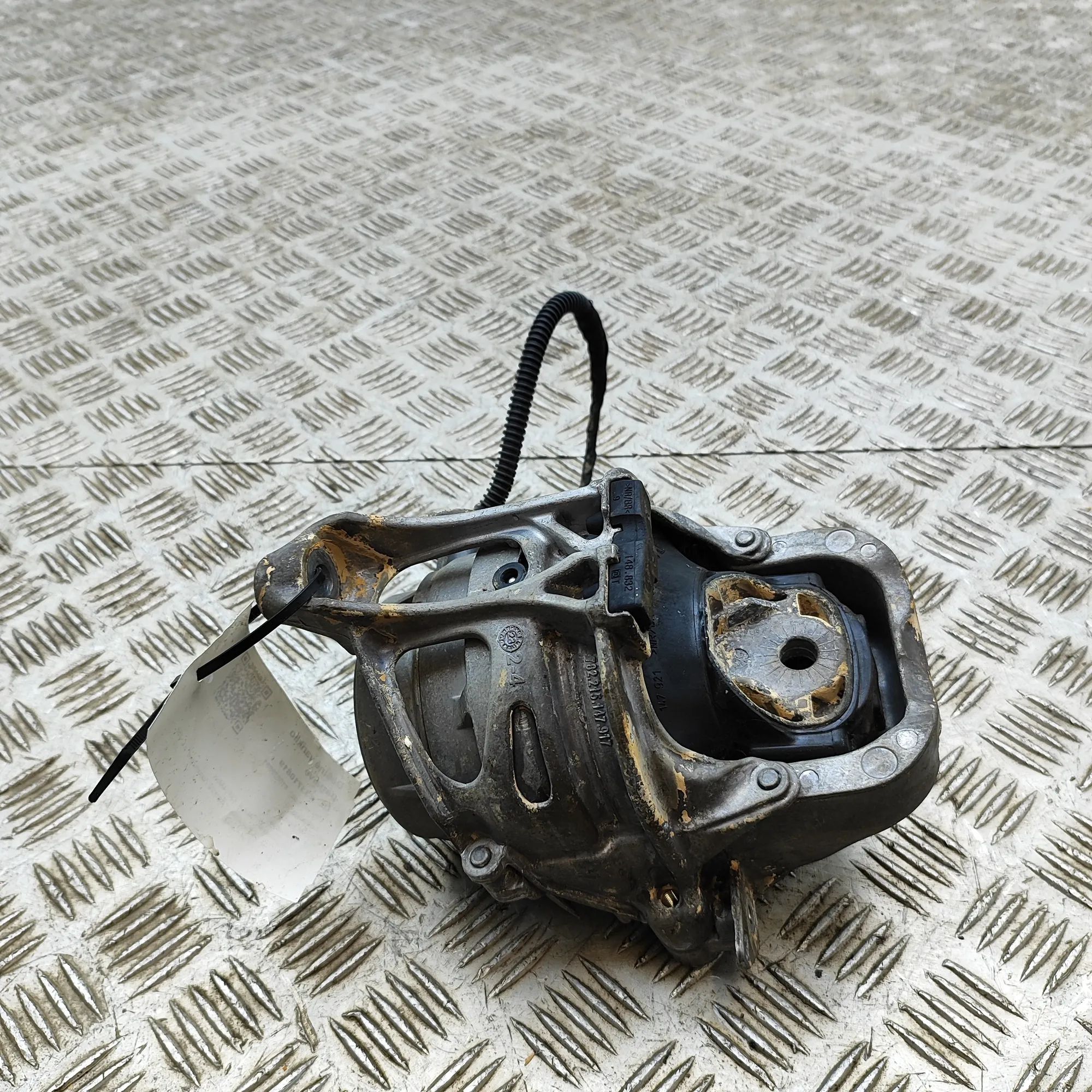Audi Q8 Right Side Engine Mount 4M0199256BP, 782215147917 Right Side Engine Mou...